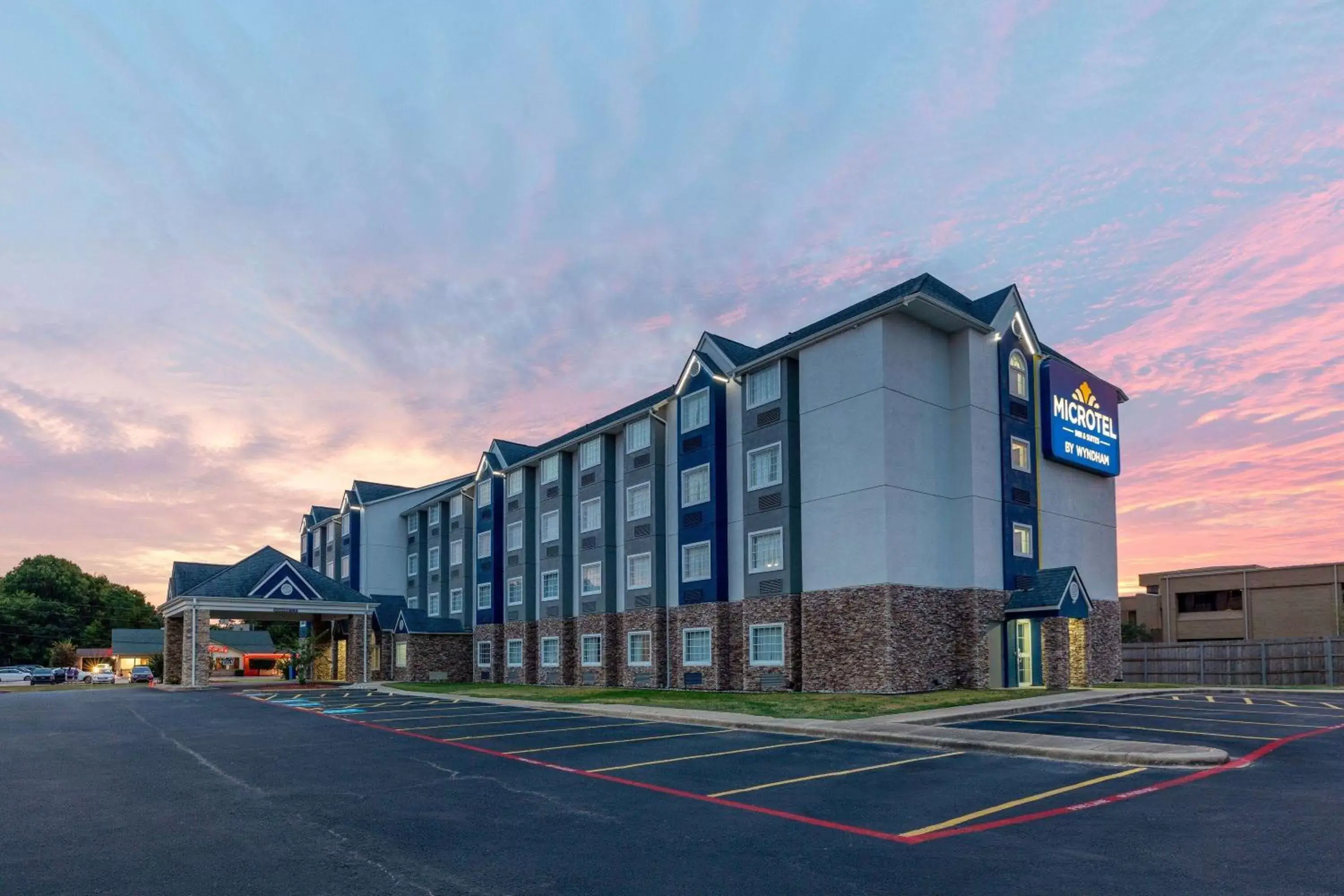 Property building in Microtel Inn & Suites by Wyndham Bossier City Property building in Microtel Inn & Suites by Wyndham Bossier City