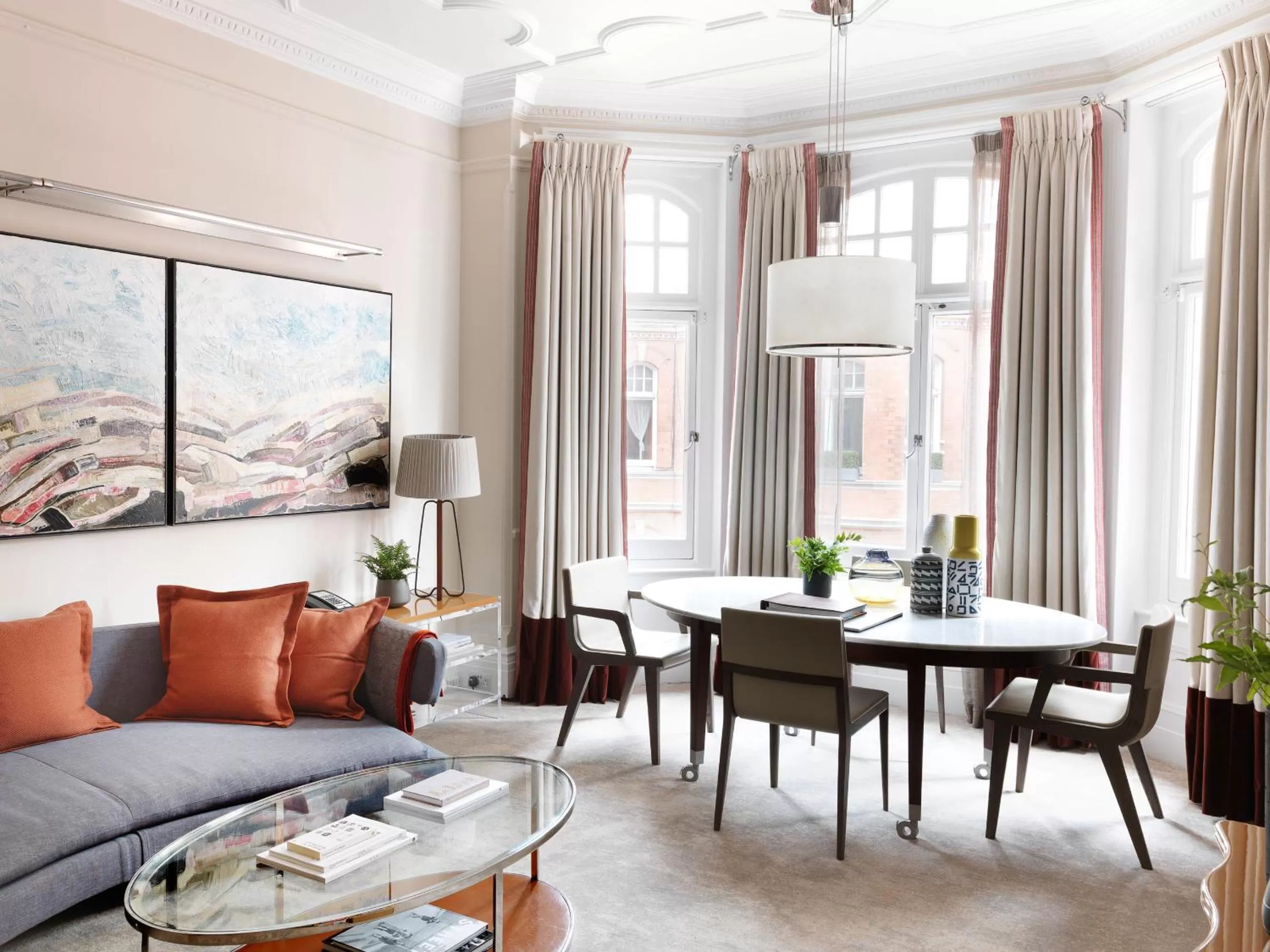 Living room in The Athenaeum Hotel & Residences