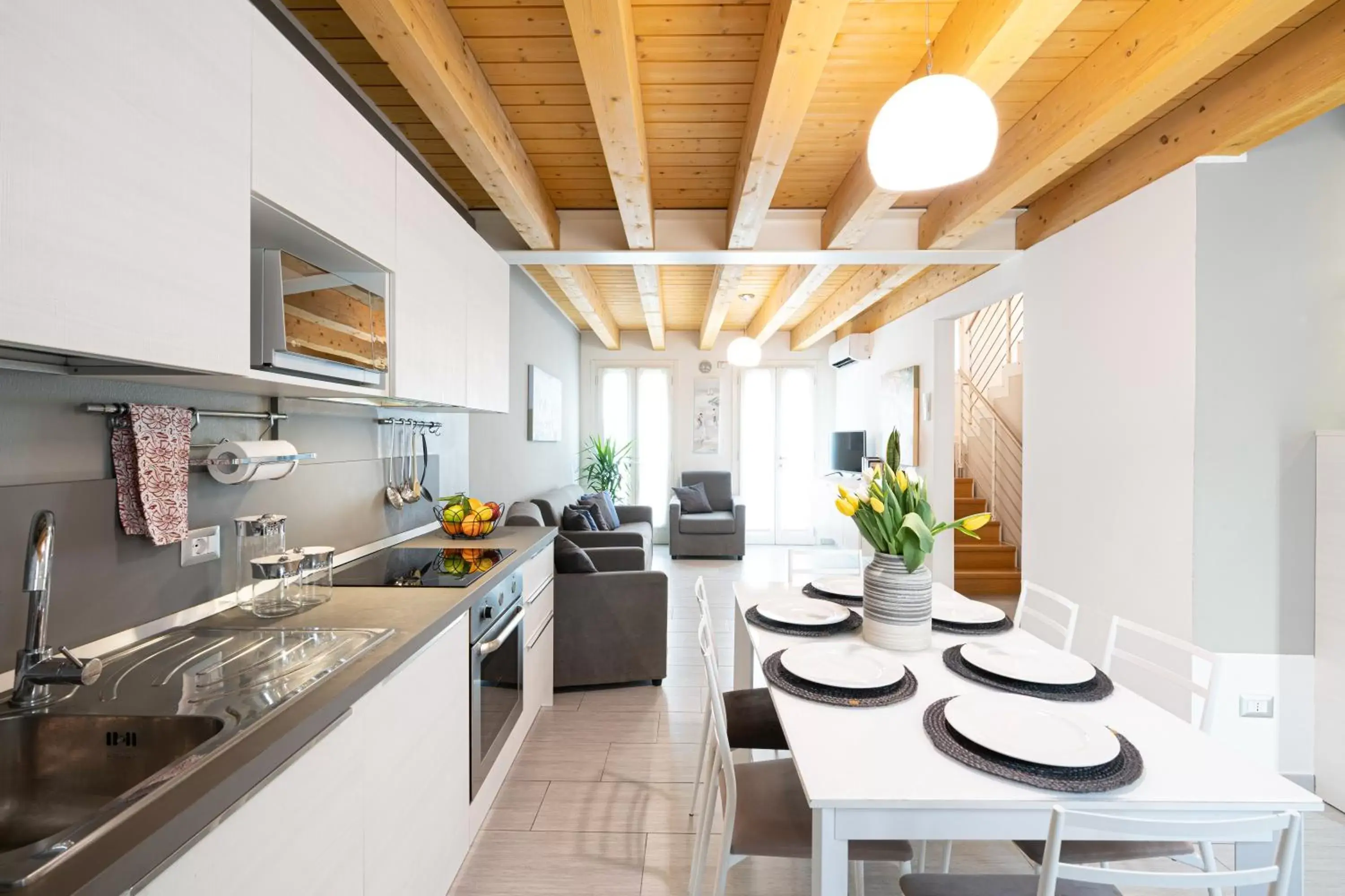 Living room, Kitchen/Kitchenette in Ca' Degli Antichi Giardini Apartments