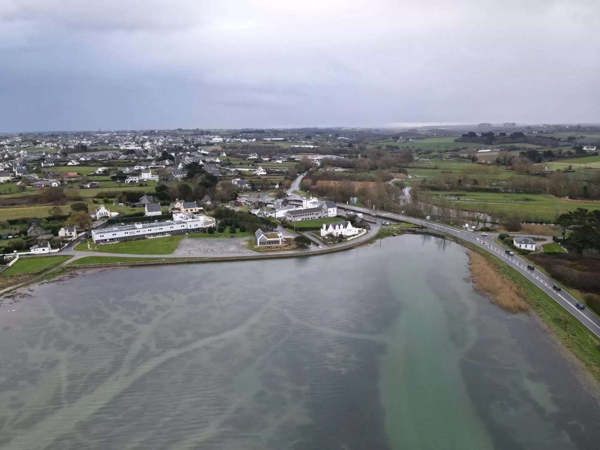 Neighbourhood, Bird's-eye View in TREAS GLAZ