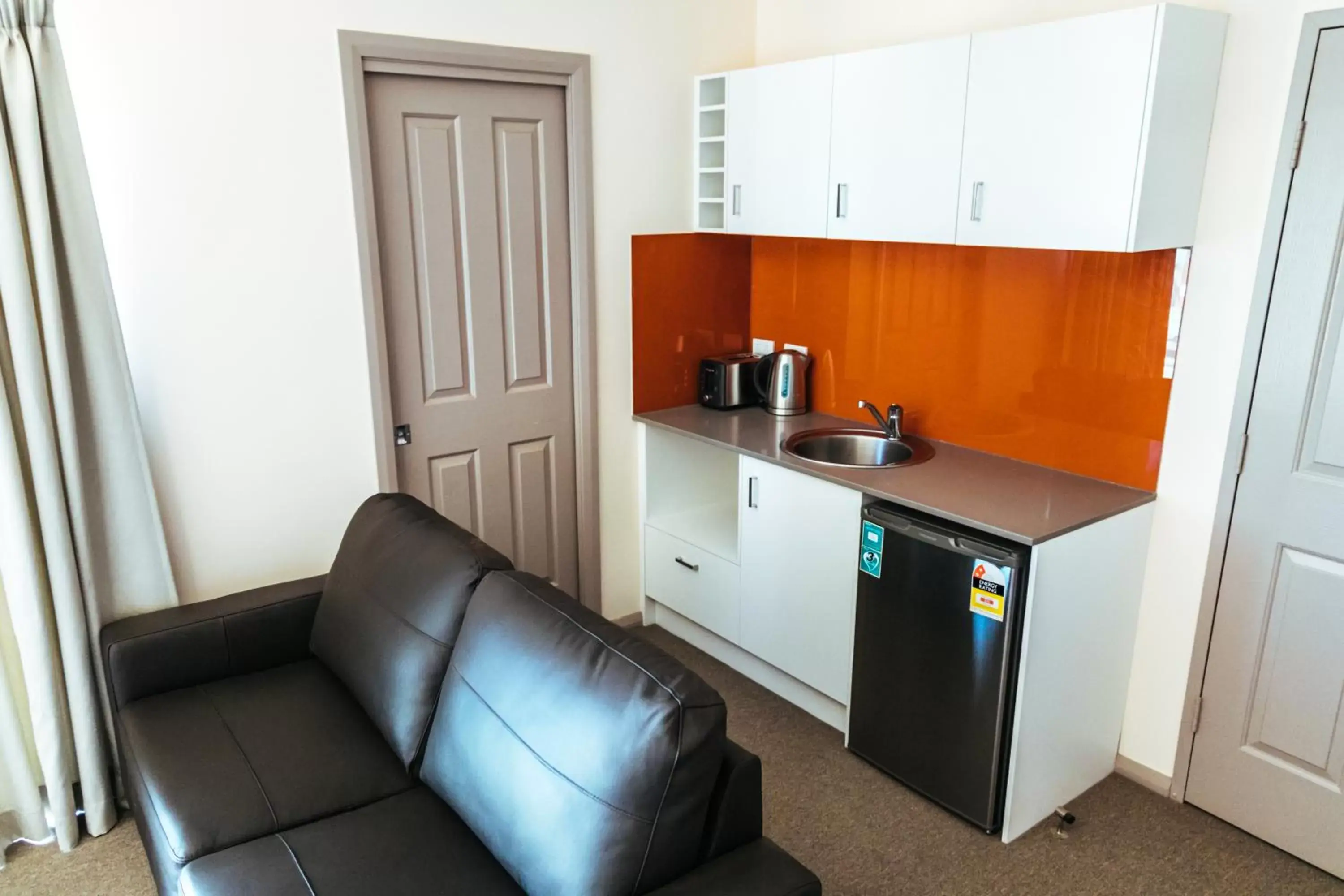 Kitchen/Kitchenette in Broken Hill Outback Resort