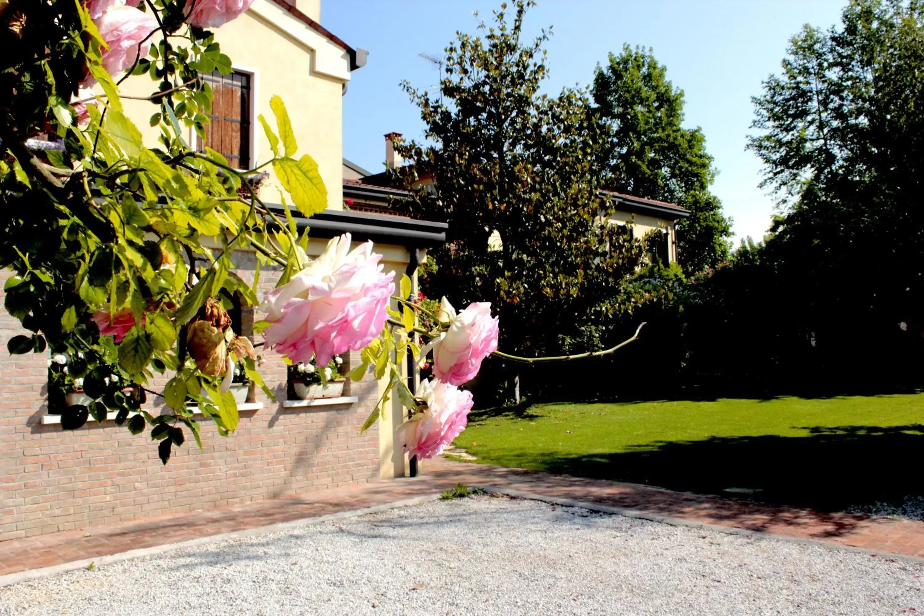 Facade/entrance, Property Building in B&B Casa Camilla