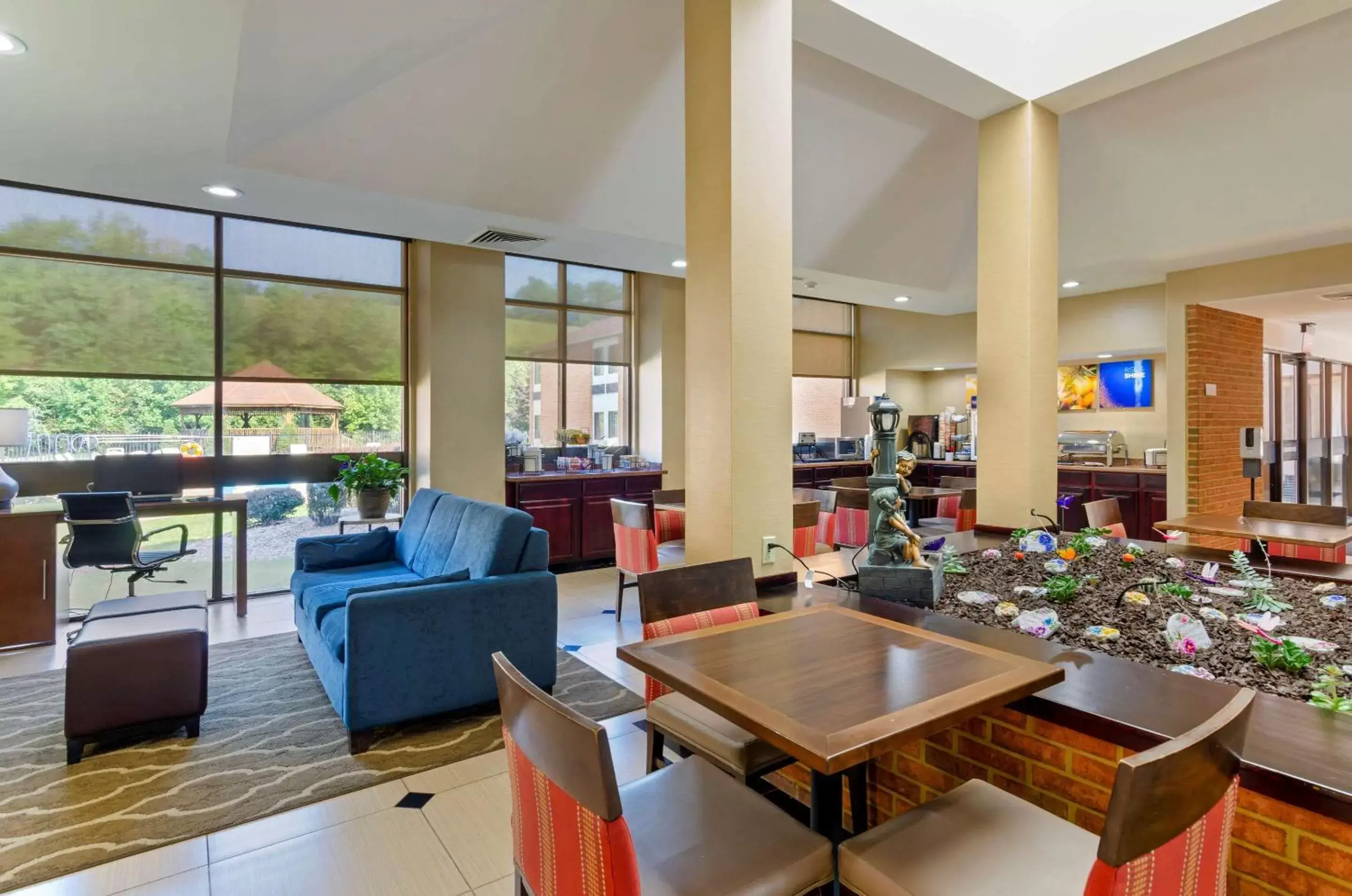 Restaurant/Places to Eat in Comfort Inn Bluefield
