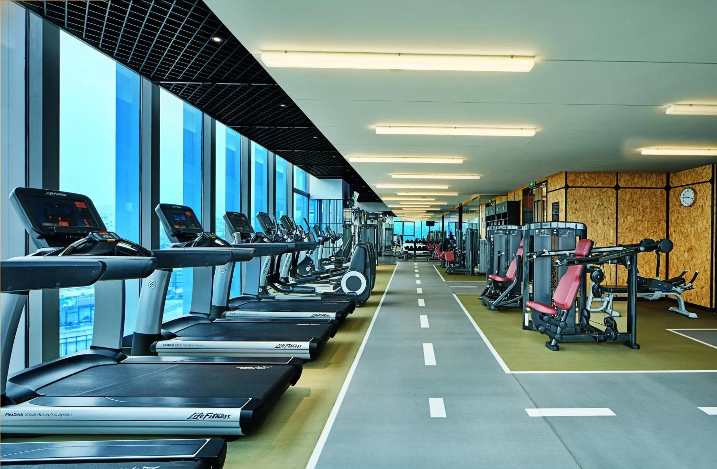 Spa and wellness centre/facilities, Fitness Center/Facilities in Holiday Inn Guangzhou South Lake, an IHG Hotel