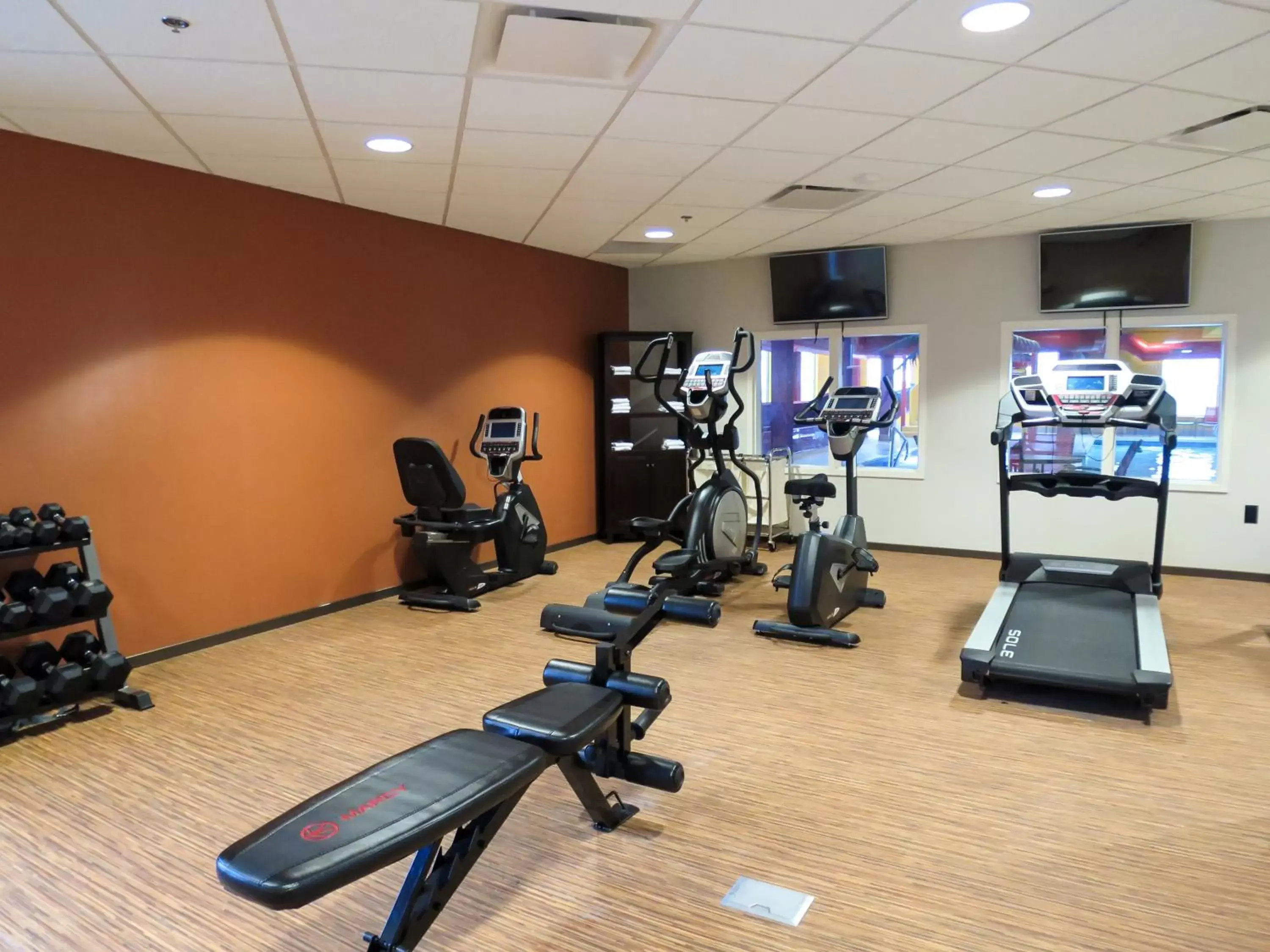 Fitness centre/facilities, Fitness Center/Facilities in Comfort Suites Regina