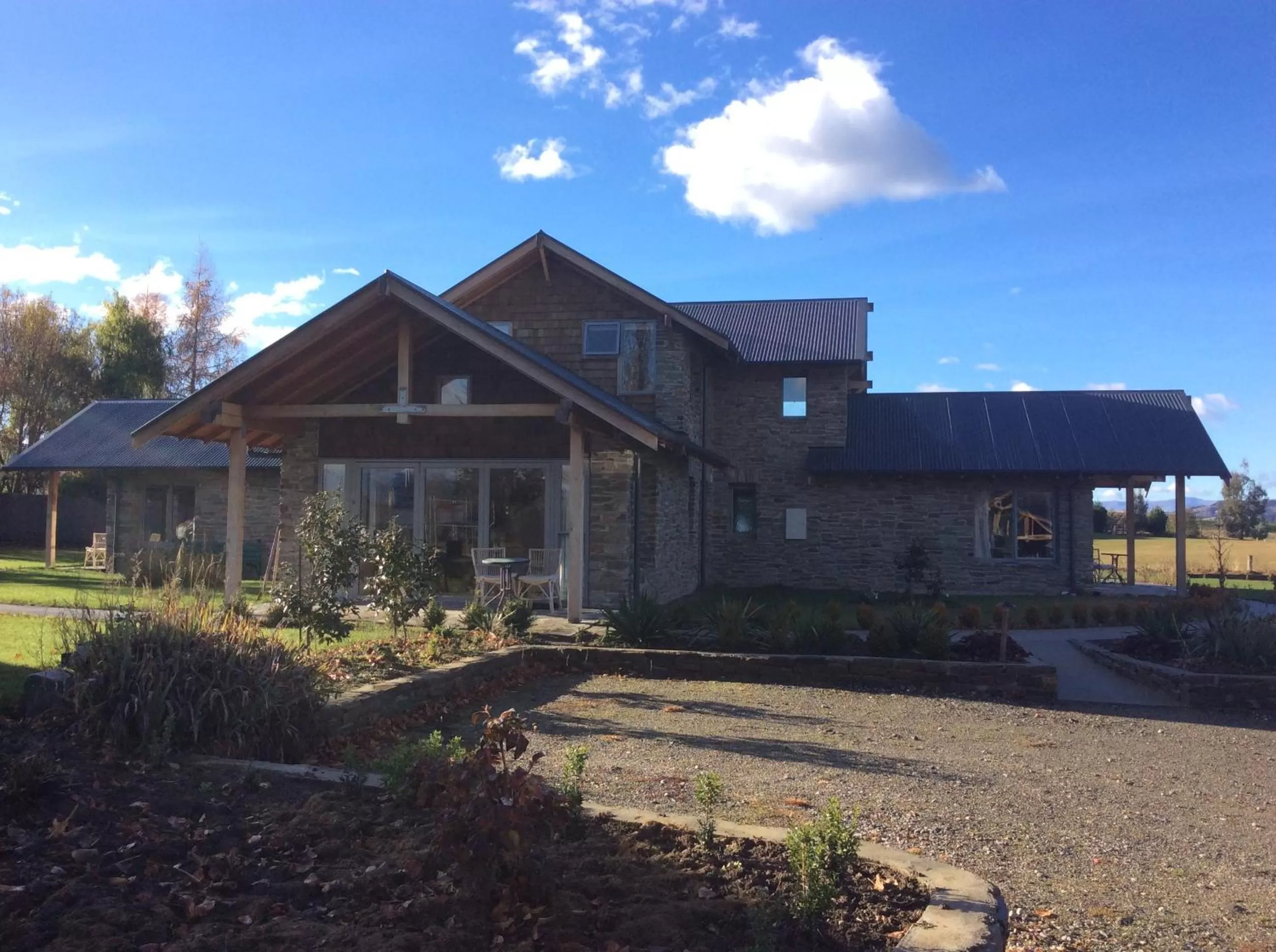 Facade/entrance in Golfcourse Road Chalets and Lodge