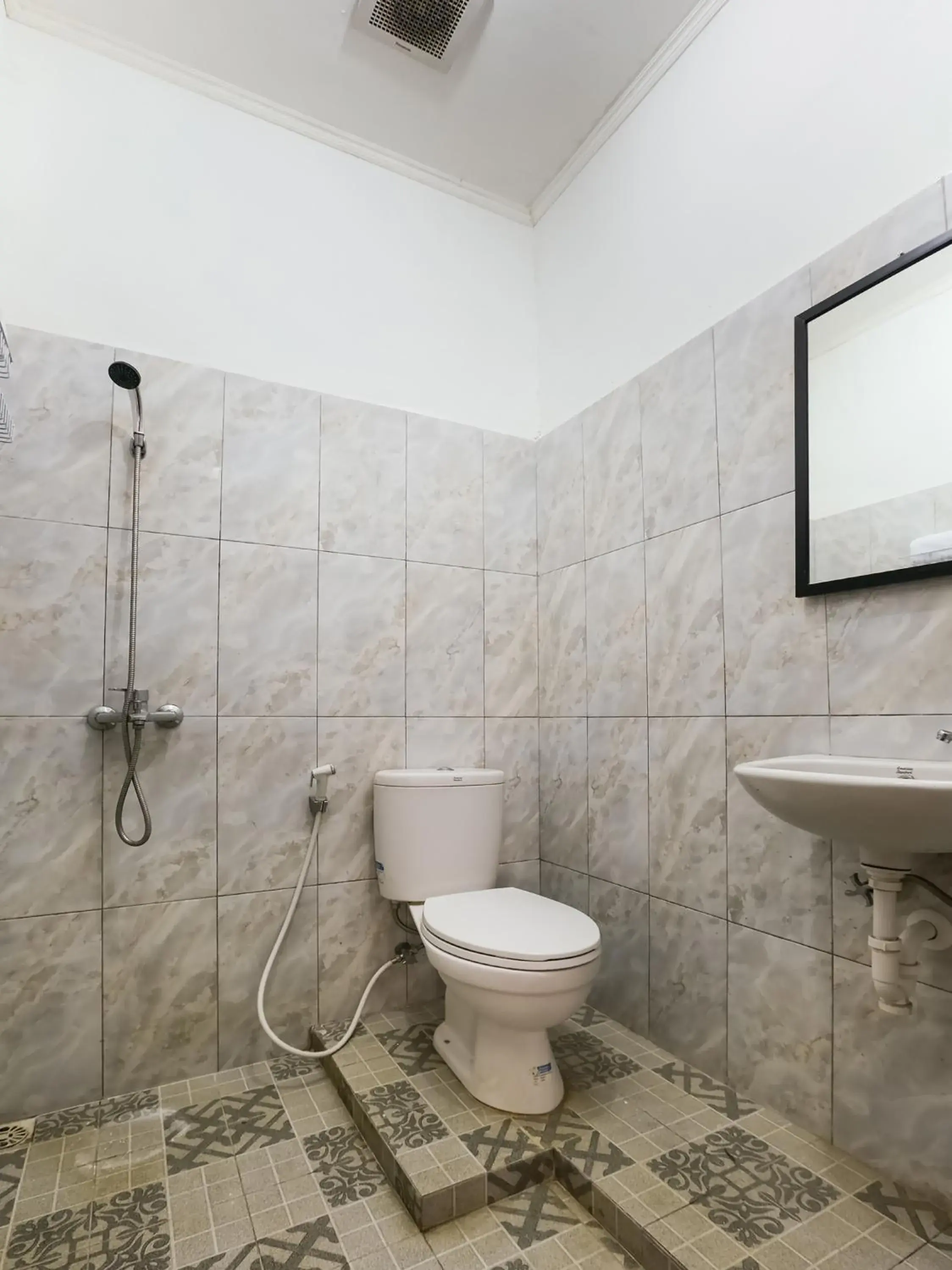 Bathroom in OYO 3907 Mine Residence