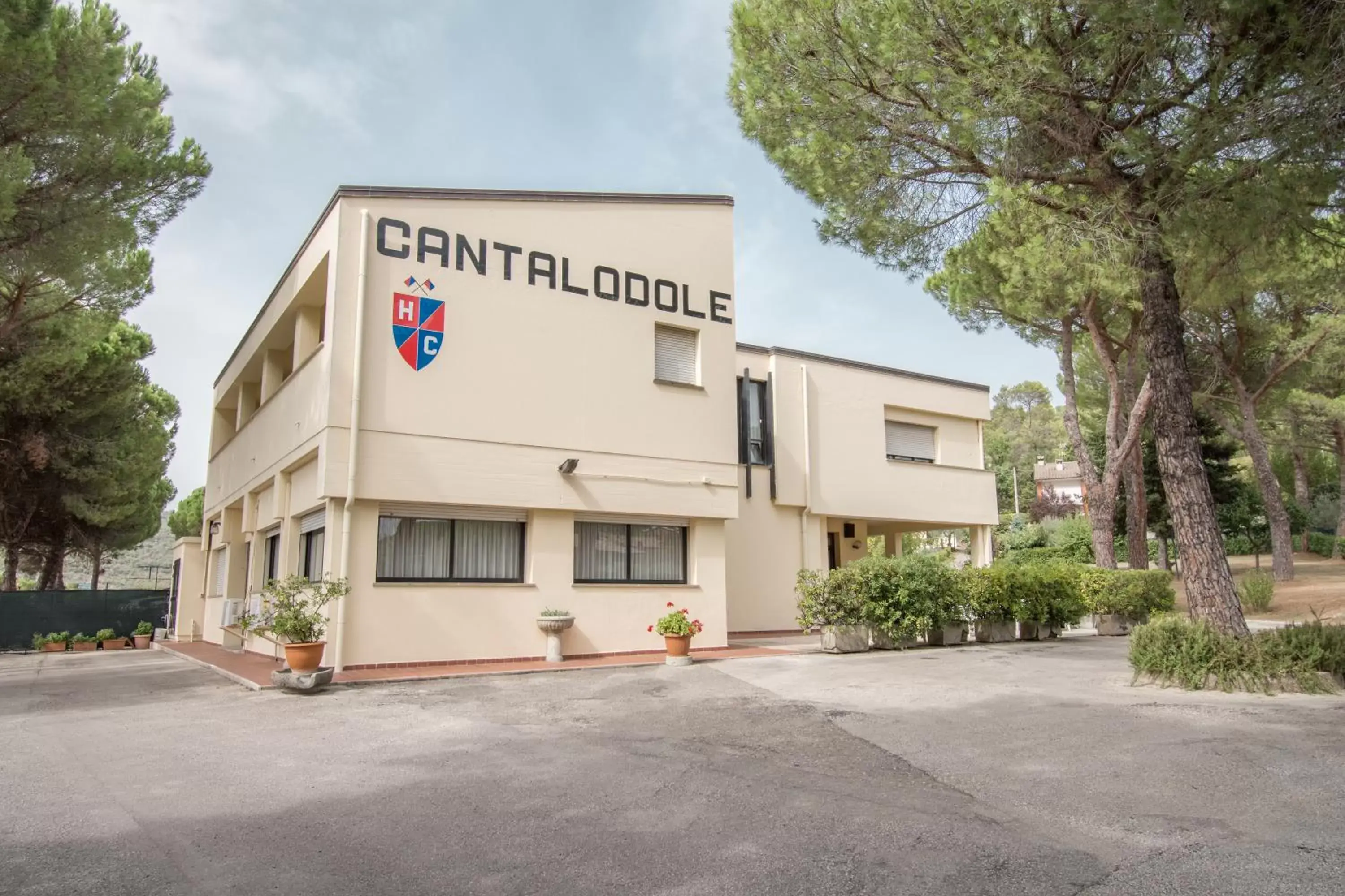 Property Building in Hotel Cantalodole