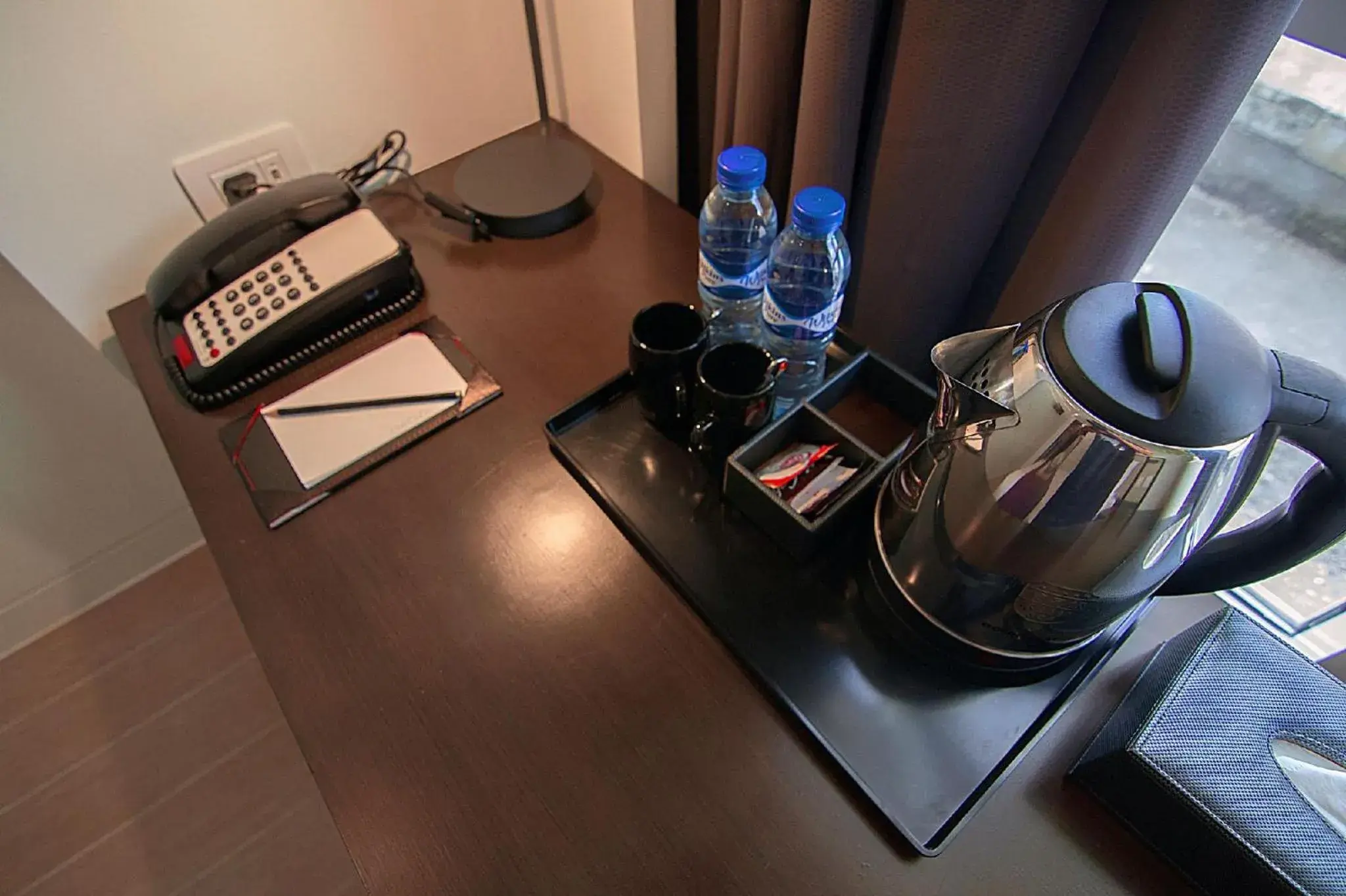 Coffee/tea facilities, Kitchen/Kitchenette in Hotel Lucky Chinatown