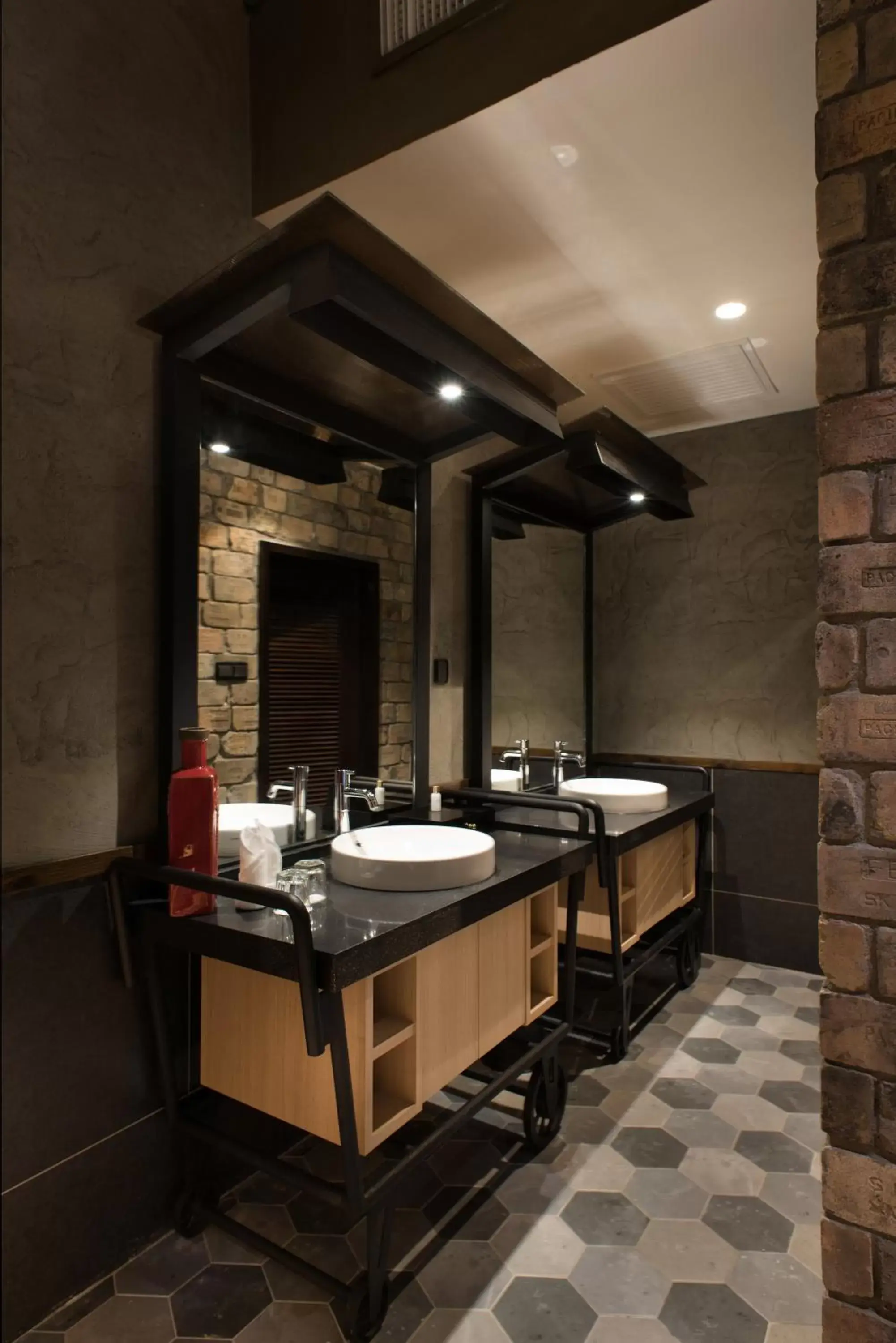 Bathroom in Vangohh Eminent Hotel & Spa