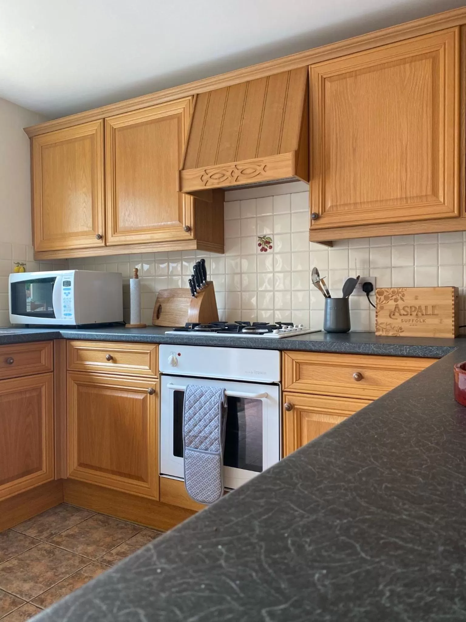 kitchen in The Red Lion at Hellidon