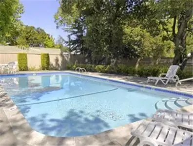 Swimming Pool in Travelodge by Wyndham Santa Rosa Wine Country