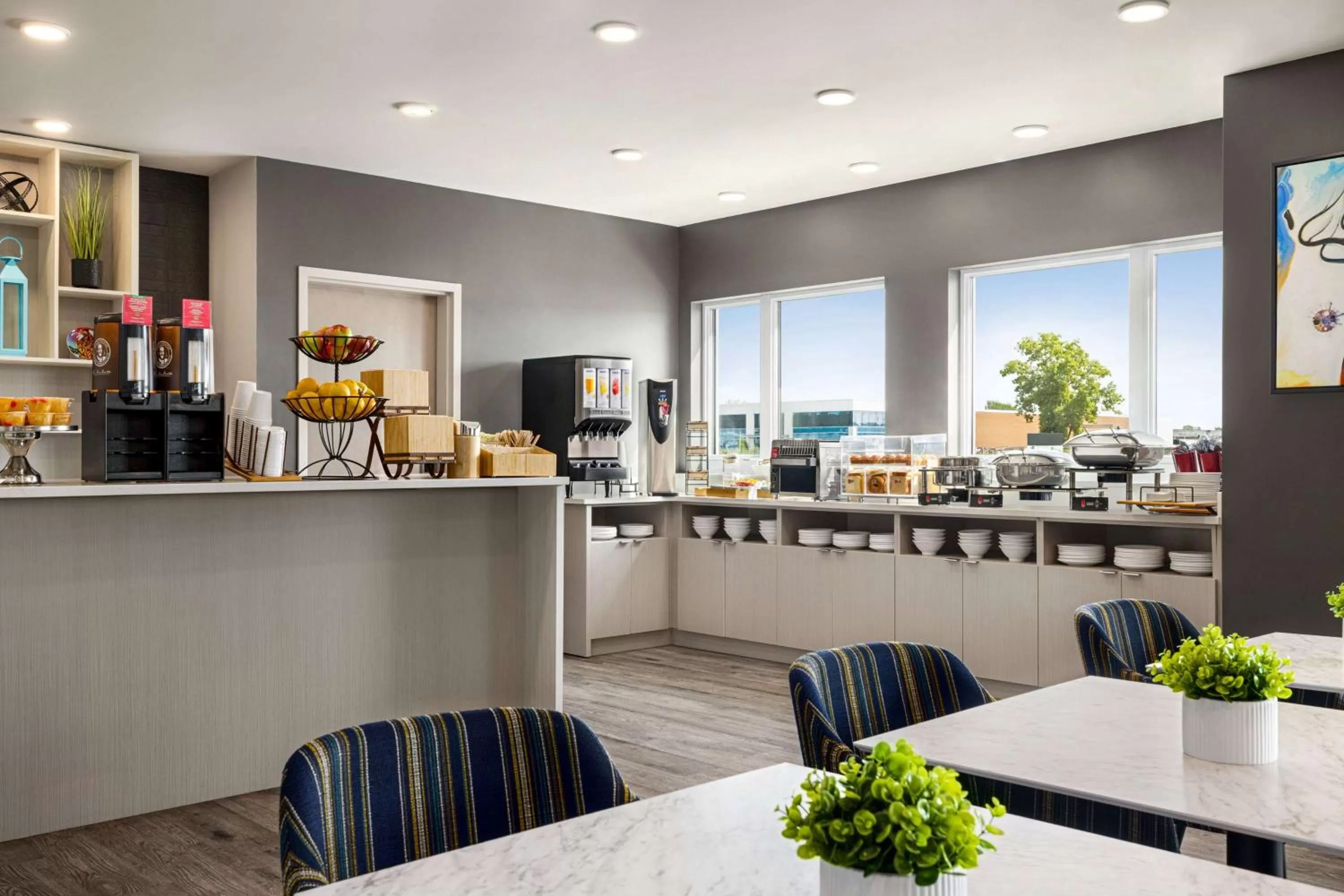 Breakfast in Microtel Inn & Suites Dorval QC