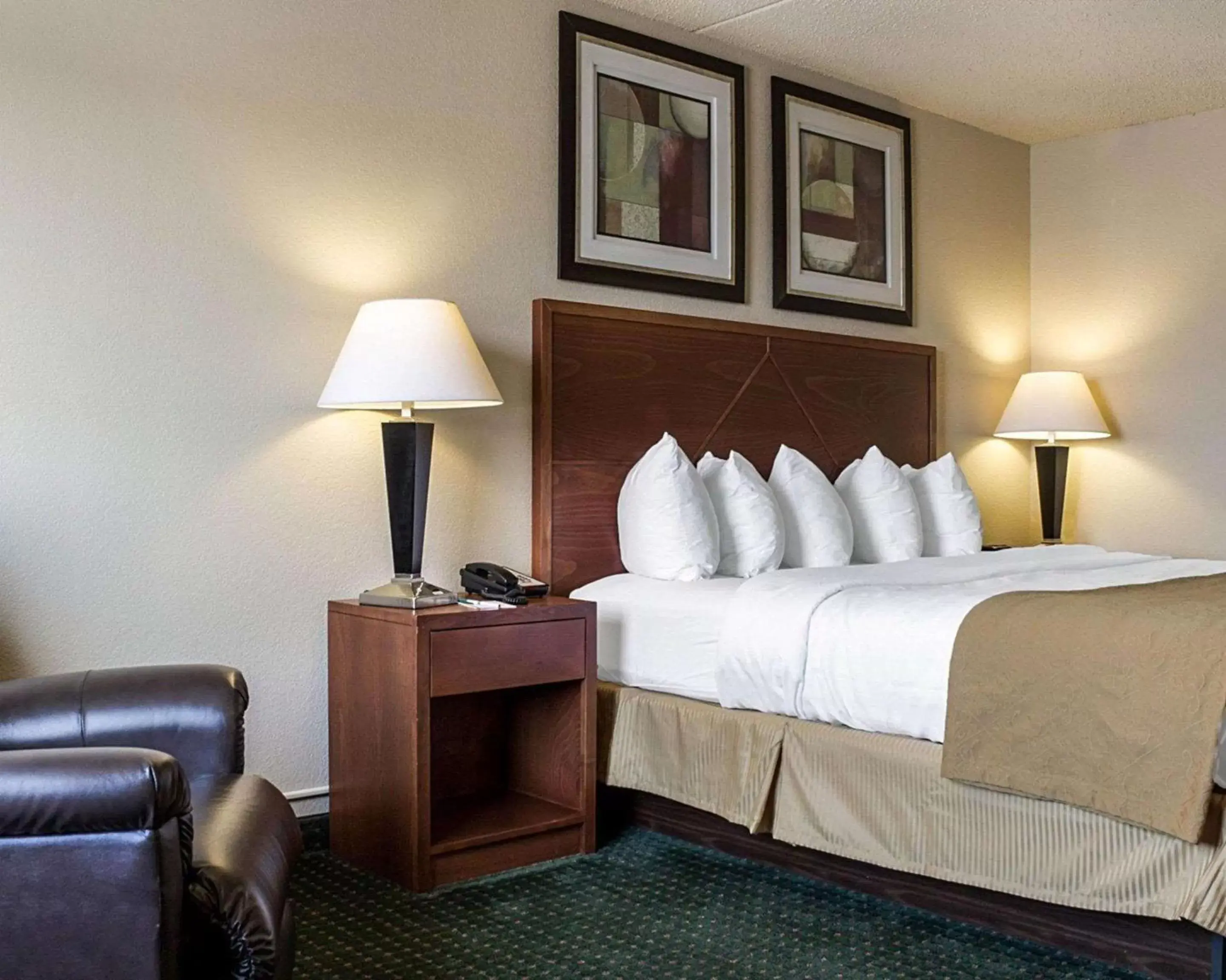 Photo of the whole room, Bed in Quality Inn & Suites Conference Center and Water Park