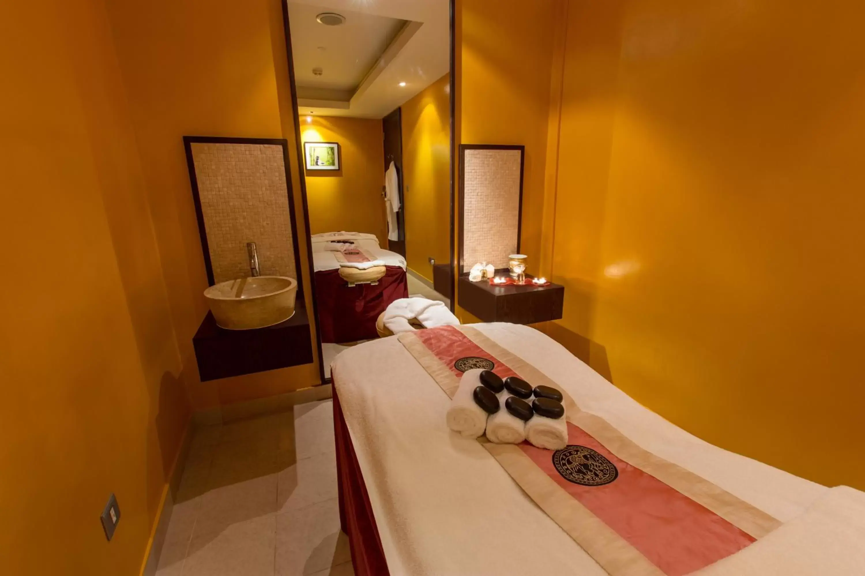 Spa and wellness centre/facilities in Holiday Inn Abu Dhabi, an IHG Hotel