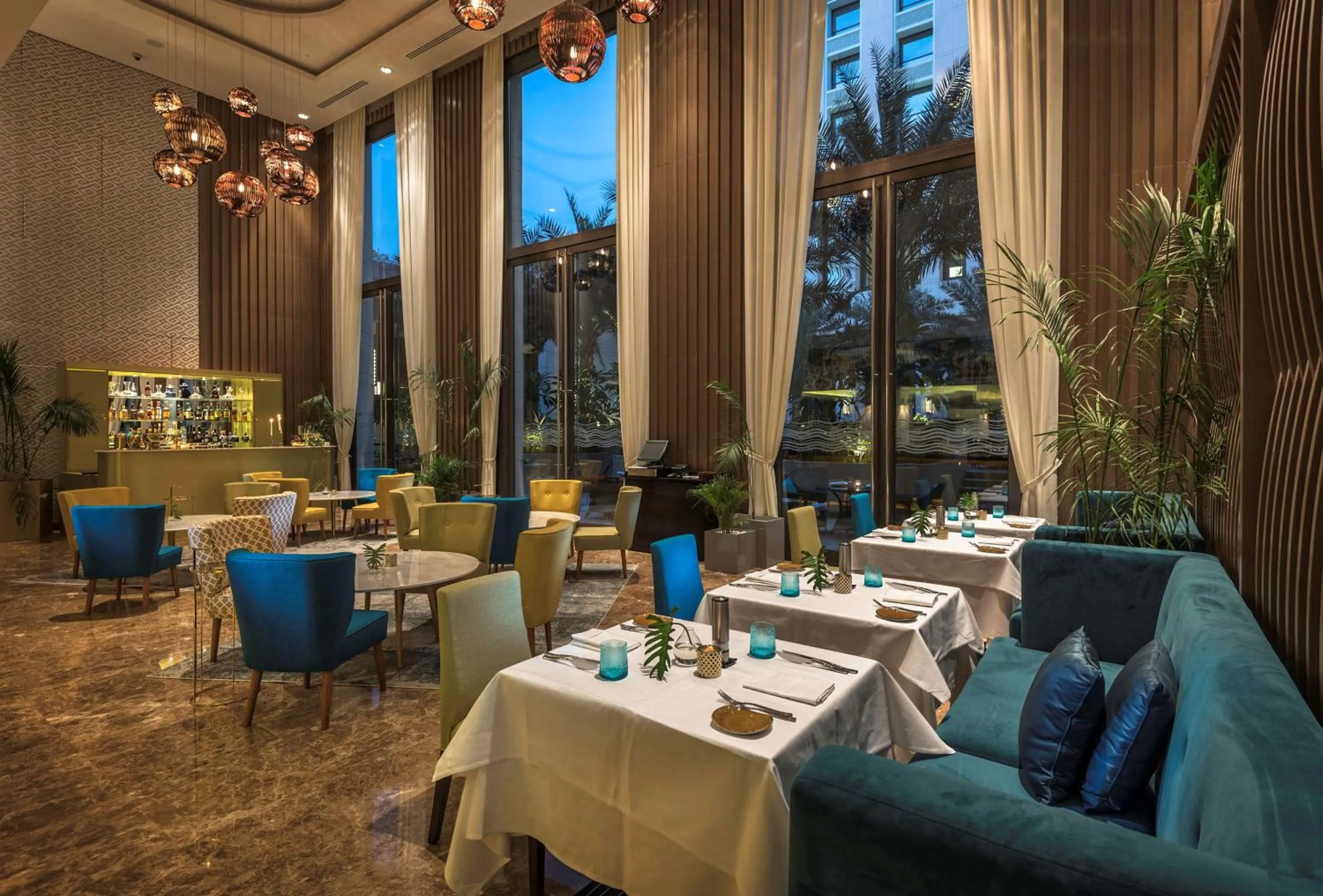 Restaurant/places to eat in Radisson Collection Muscat, Hormuz Grand