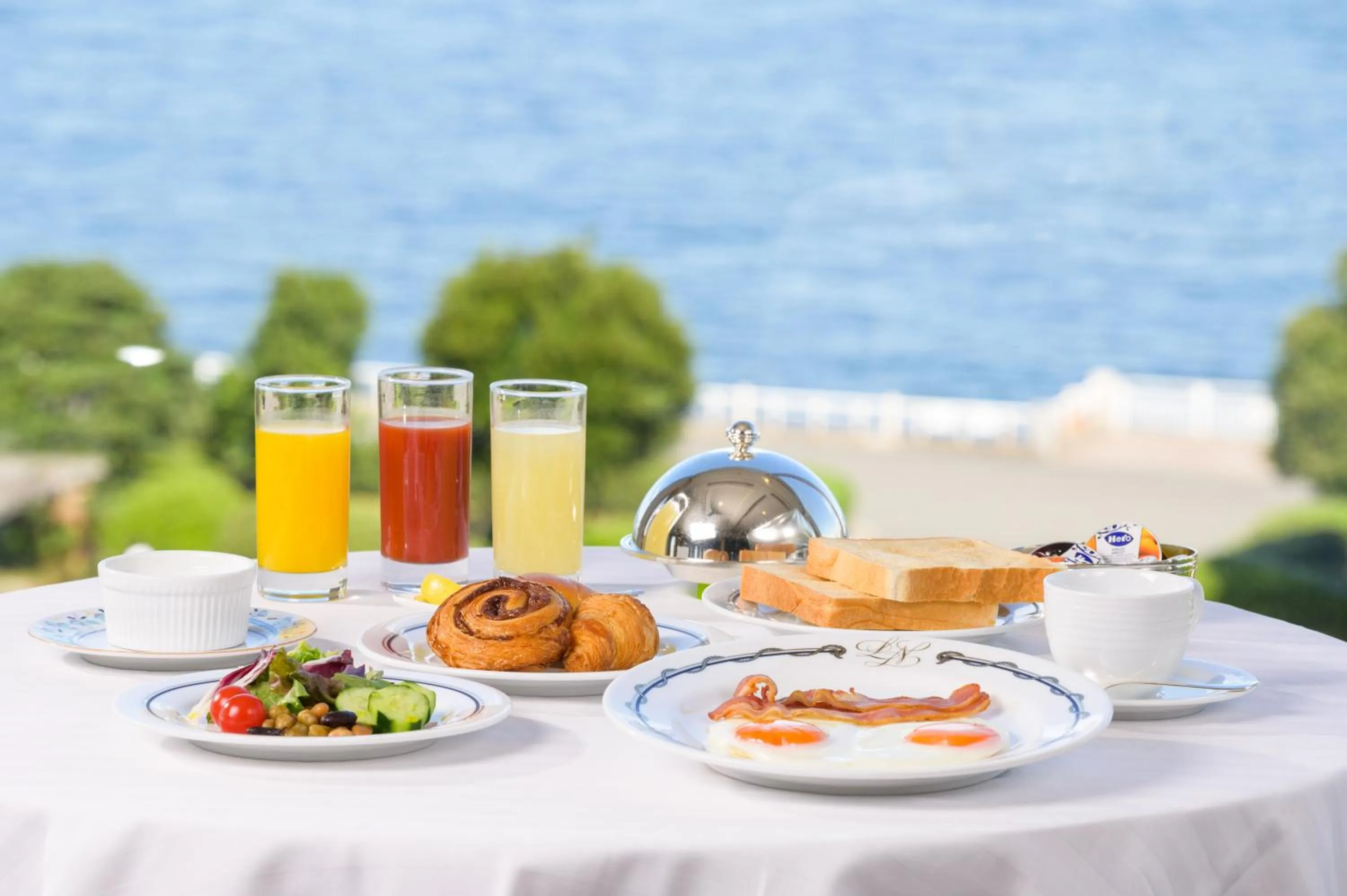 Breakfast in Hotel New Grand