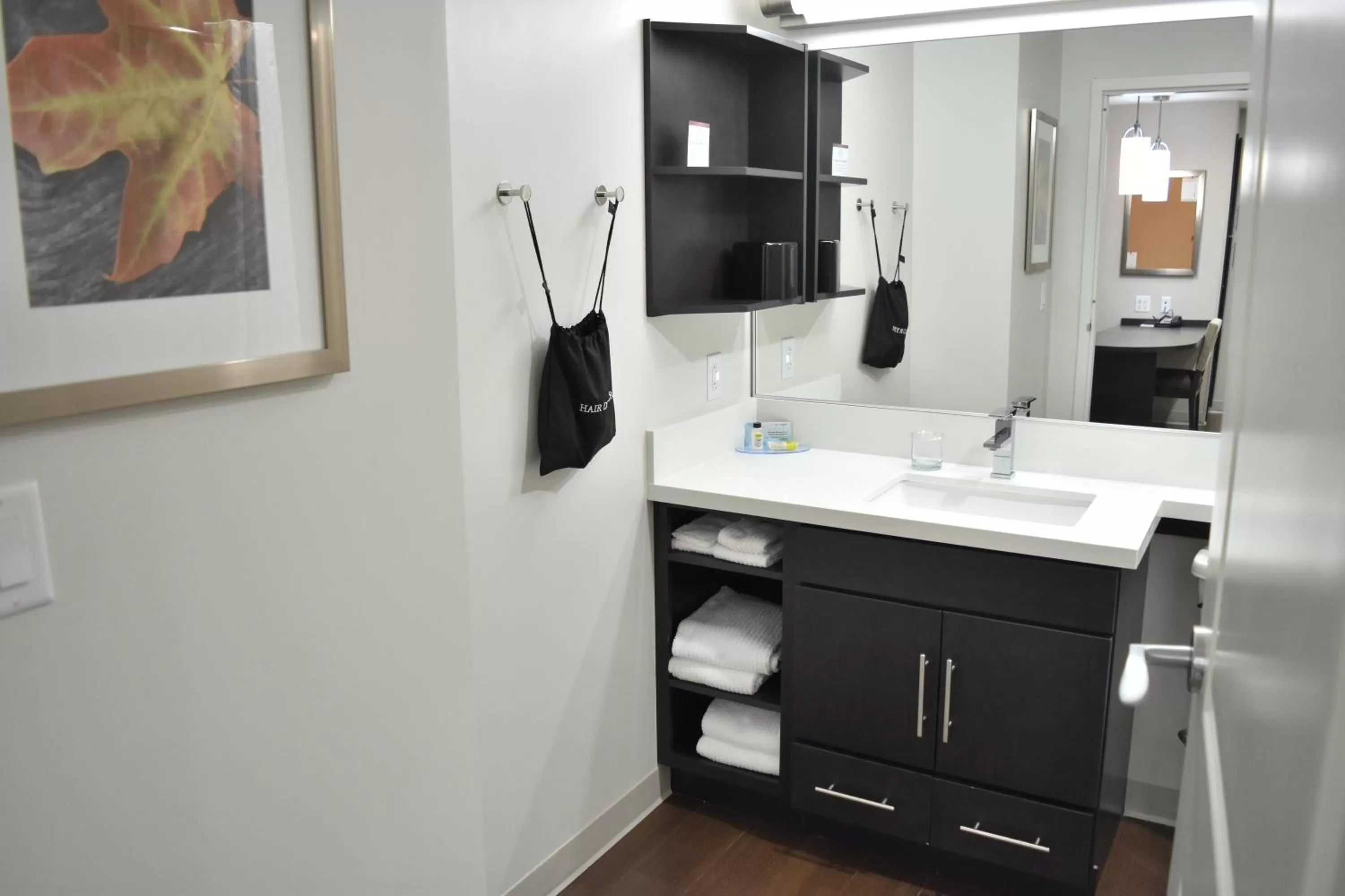 Photo of the whole room in Candlewood Suites Independence by IHG