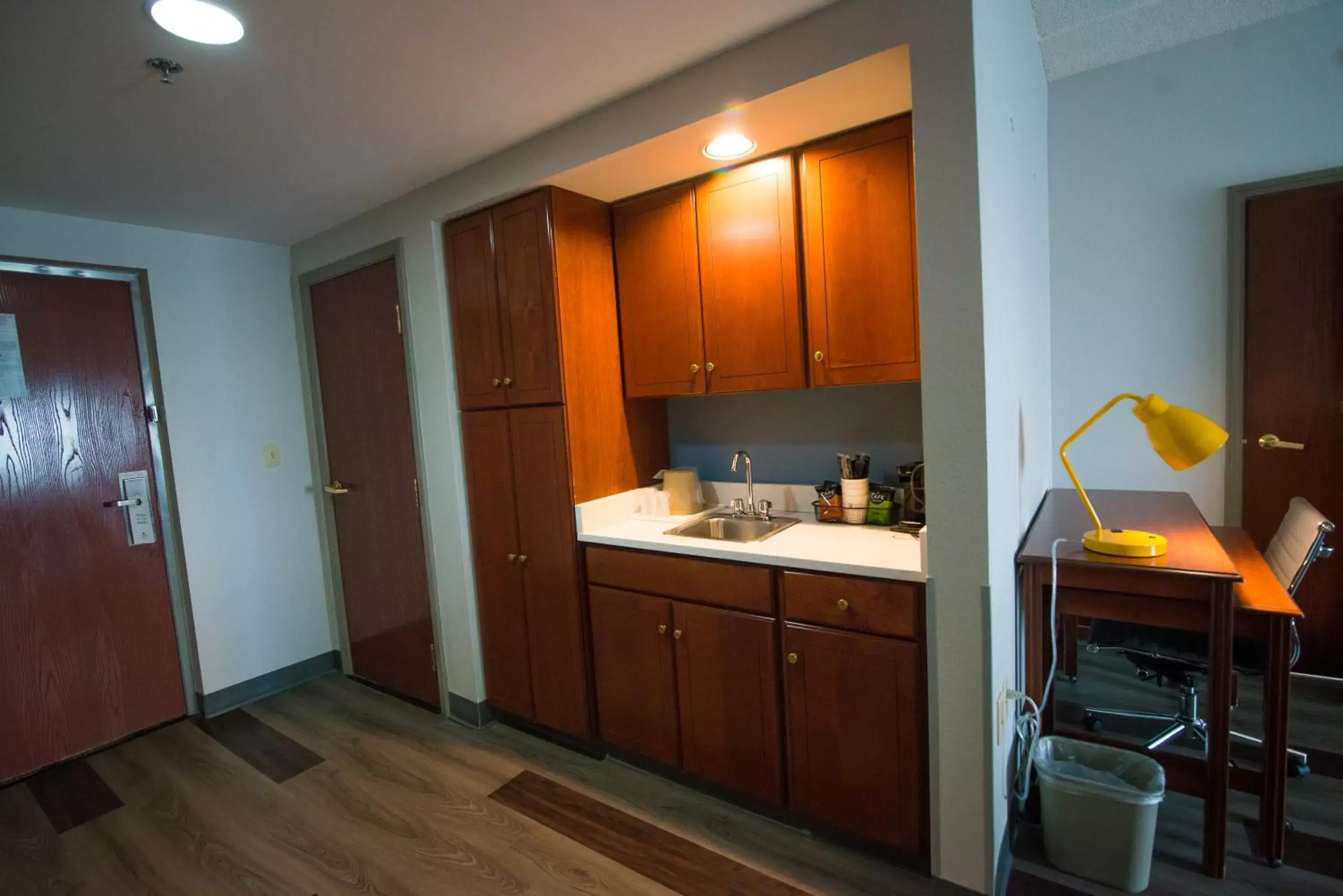 Kitchen or kitchenette, Kitchen/Kitchenette in SureStay Plus by Best Western Louisville Airport Expo