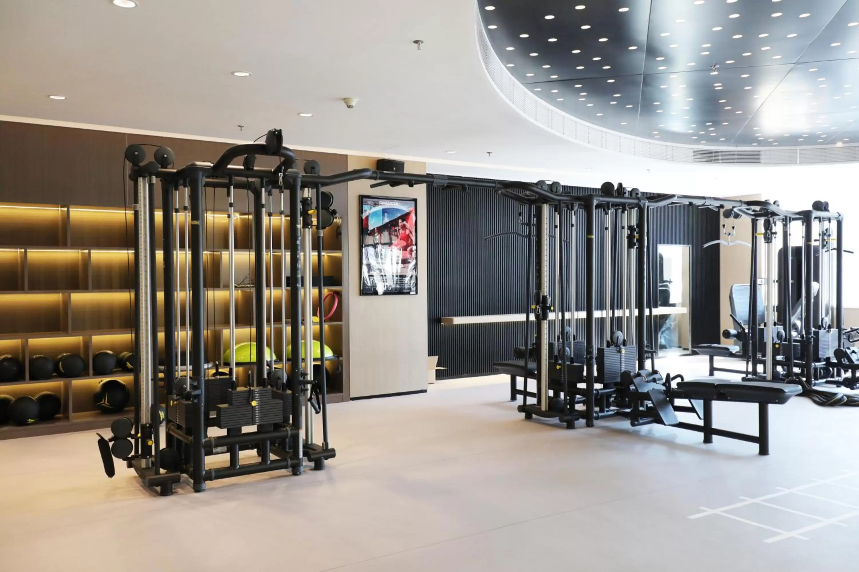 Fitness centre/facilities in Crowne Plaza Shenzhen Futian, Near to Shenzhen Convention&Exhibition Centre, Shenzhen Stock Exchange and Shenzhen Civic Center, Outdoor Heated Pool