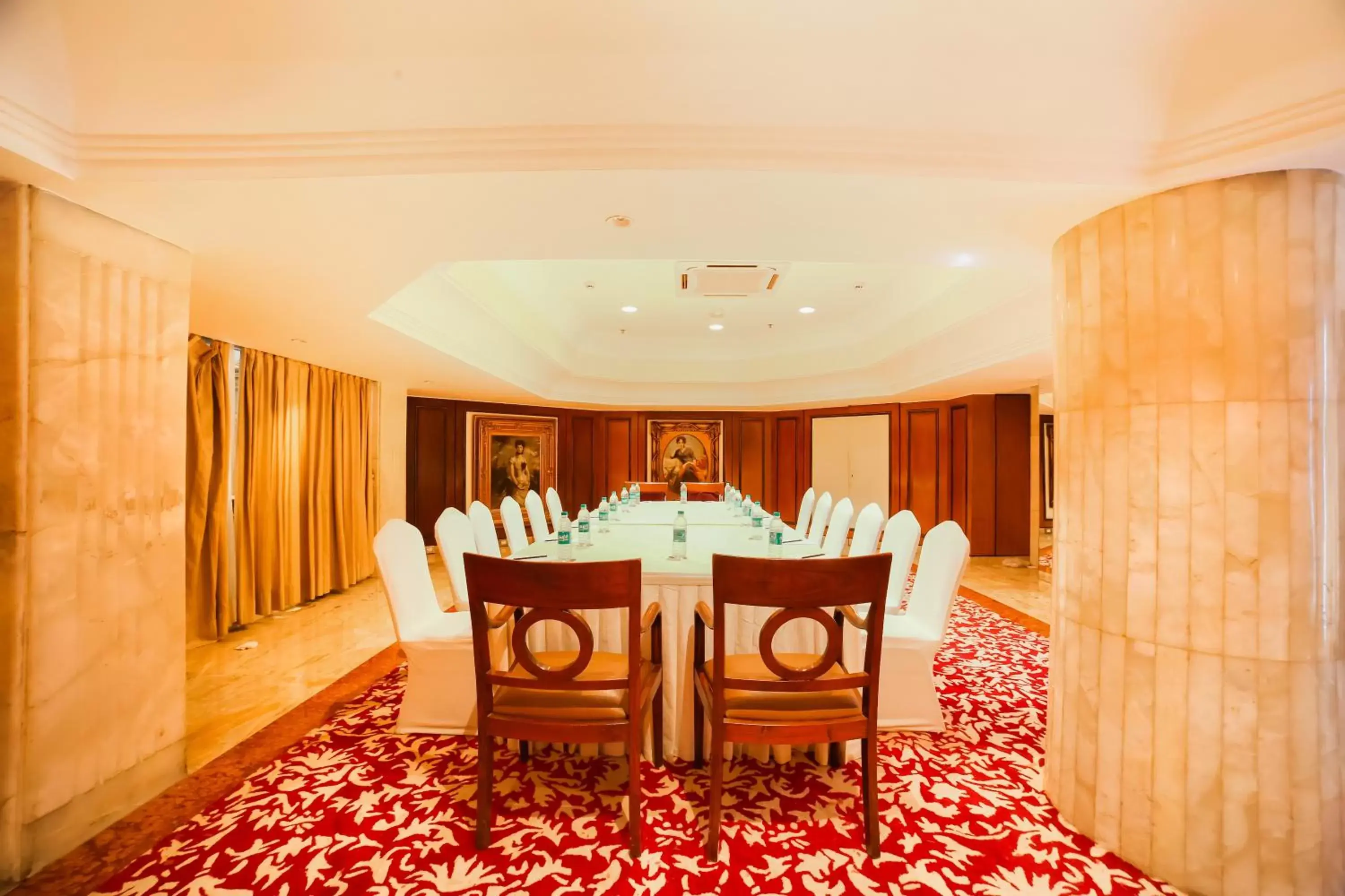 Meeting/conference room, Banquet Facilities in Hotel The Royal Plaza