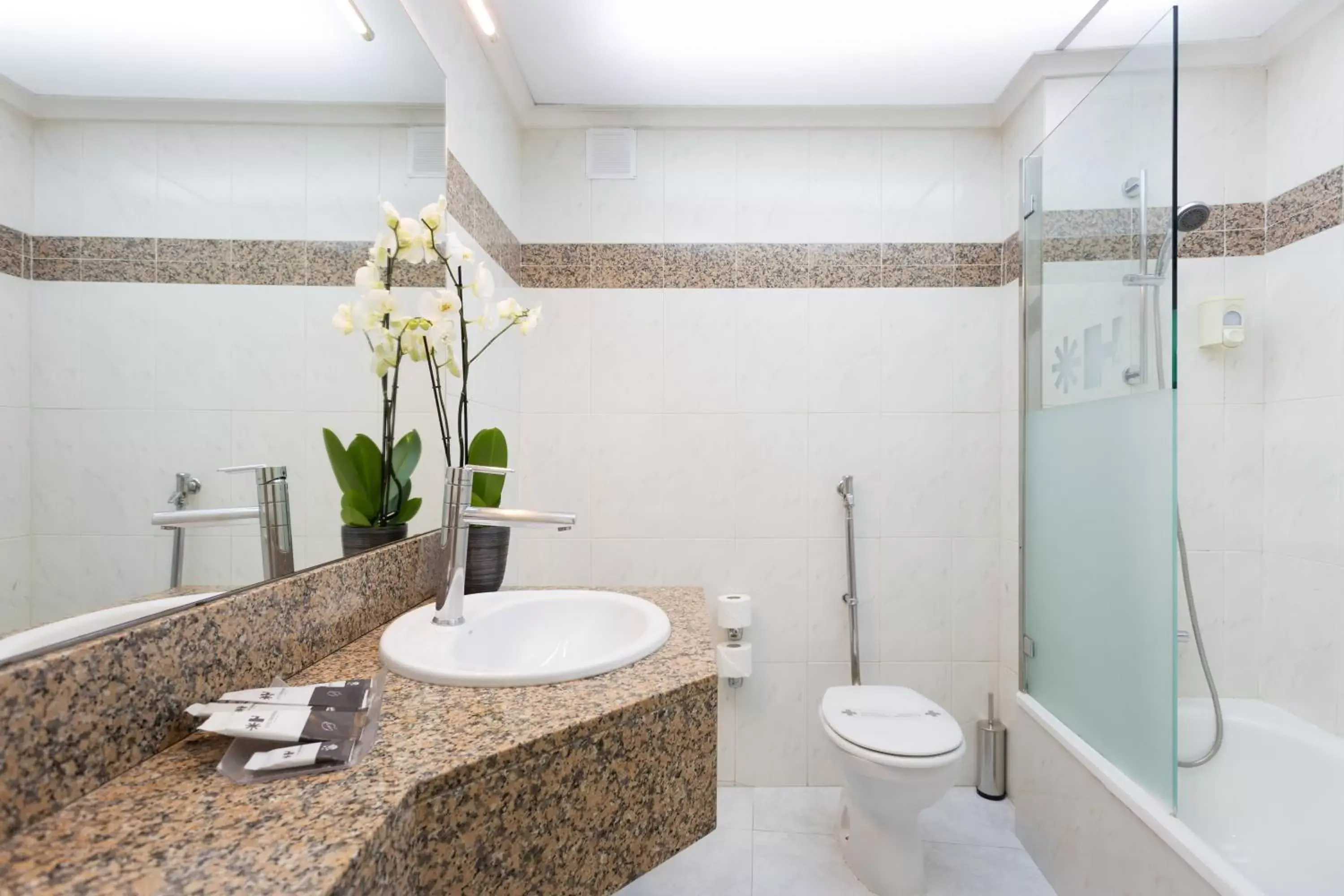 Bathroom in Hotel Taburiente S.C.Tenerife