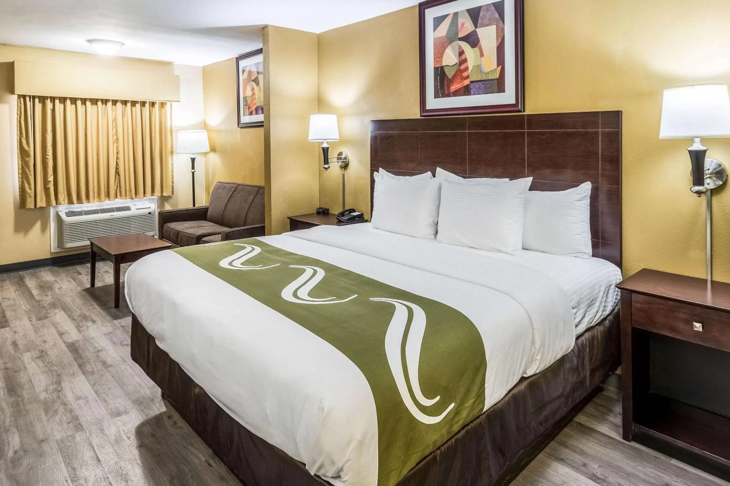 Photo of the whole room, Bed in Quality Inn Corsicana