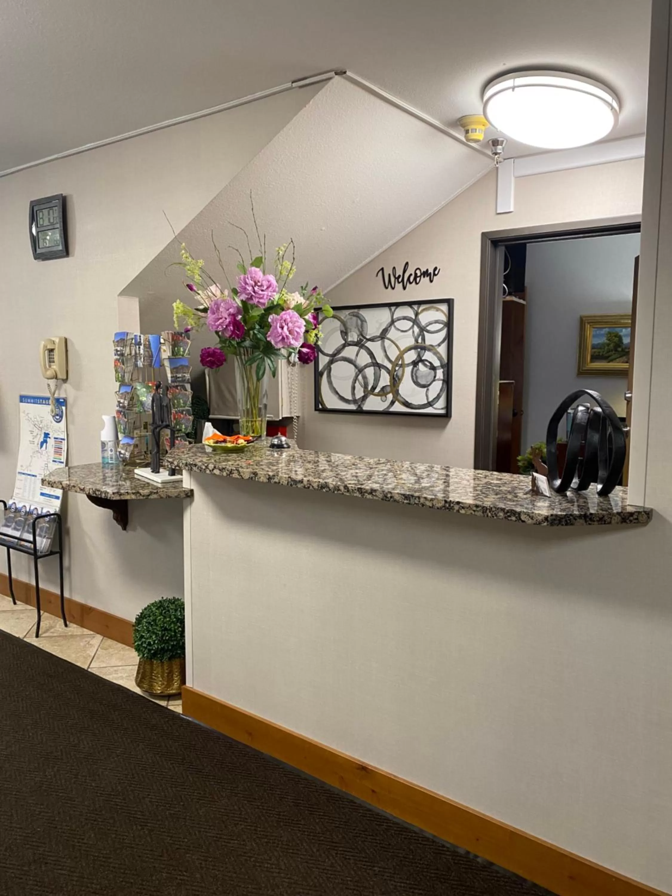 Lobby or reception in Dillon Inn