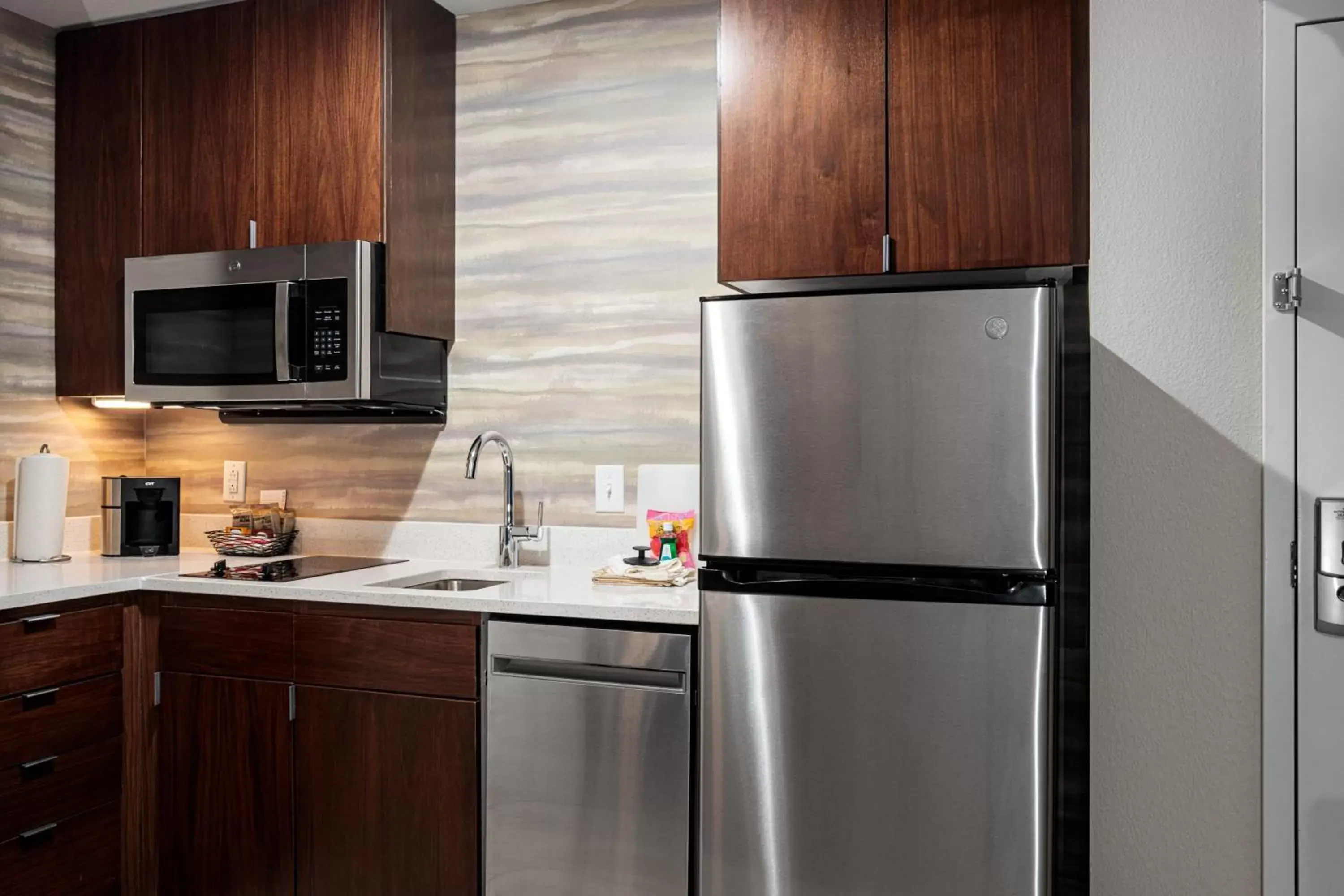 Kitchen or kitchenette, Kitchen/Kitchenette in Residence Inn by Marriott Jackson Airport, Pearl