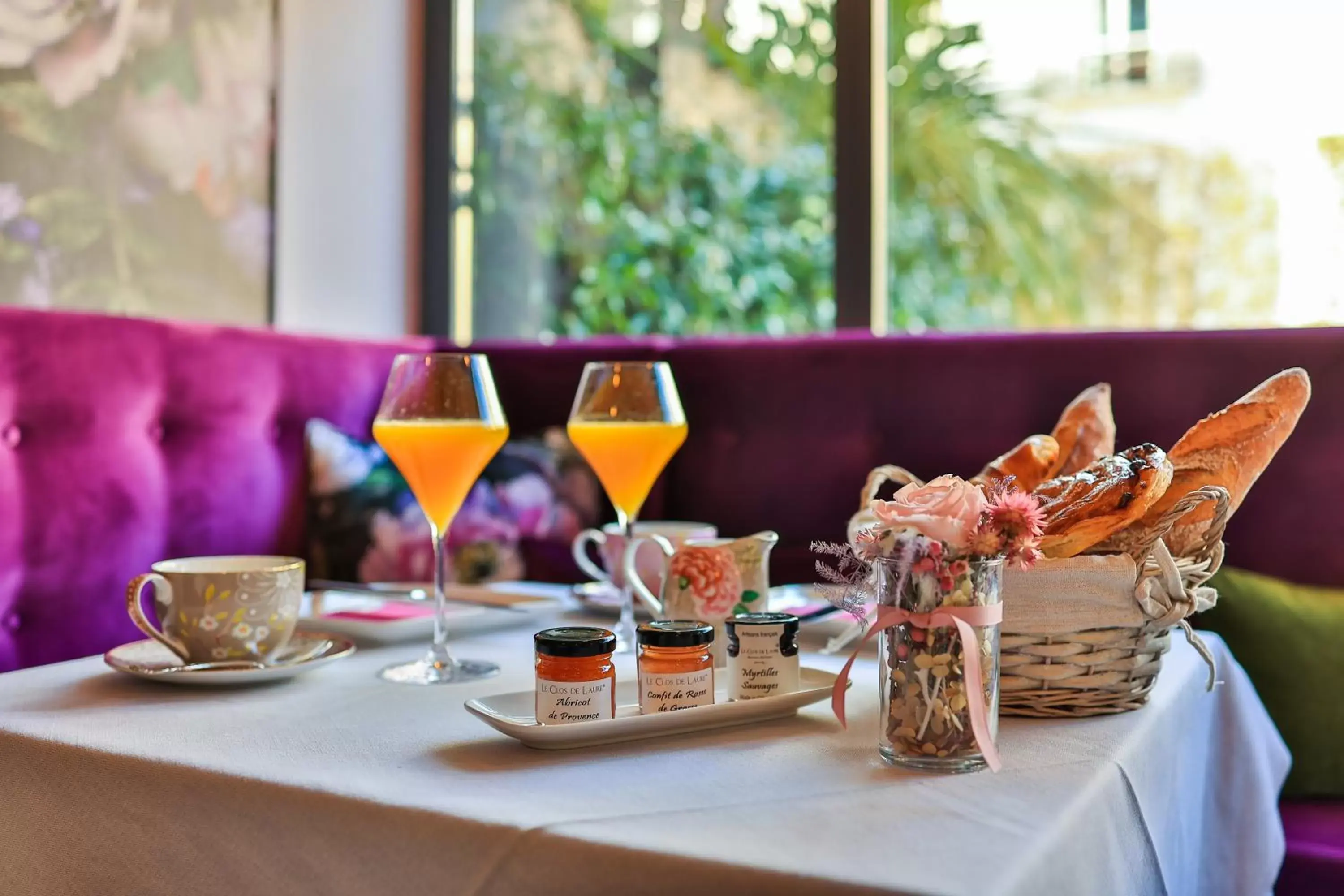 Breakfast in Villa Pruly Hotel Cannes Centre