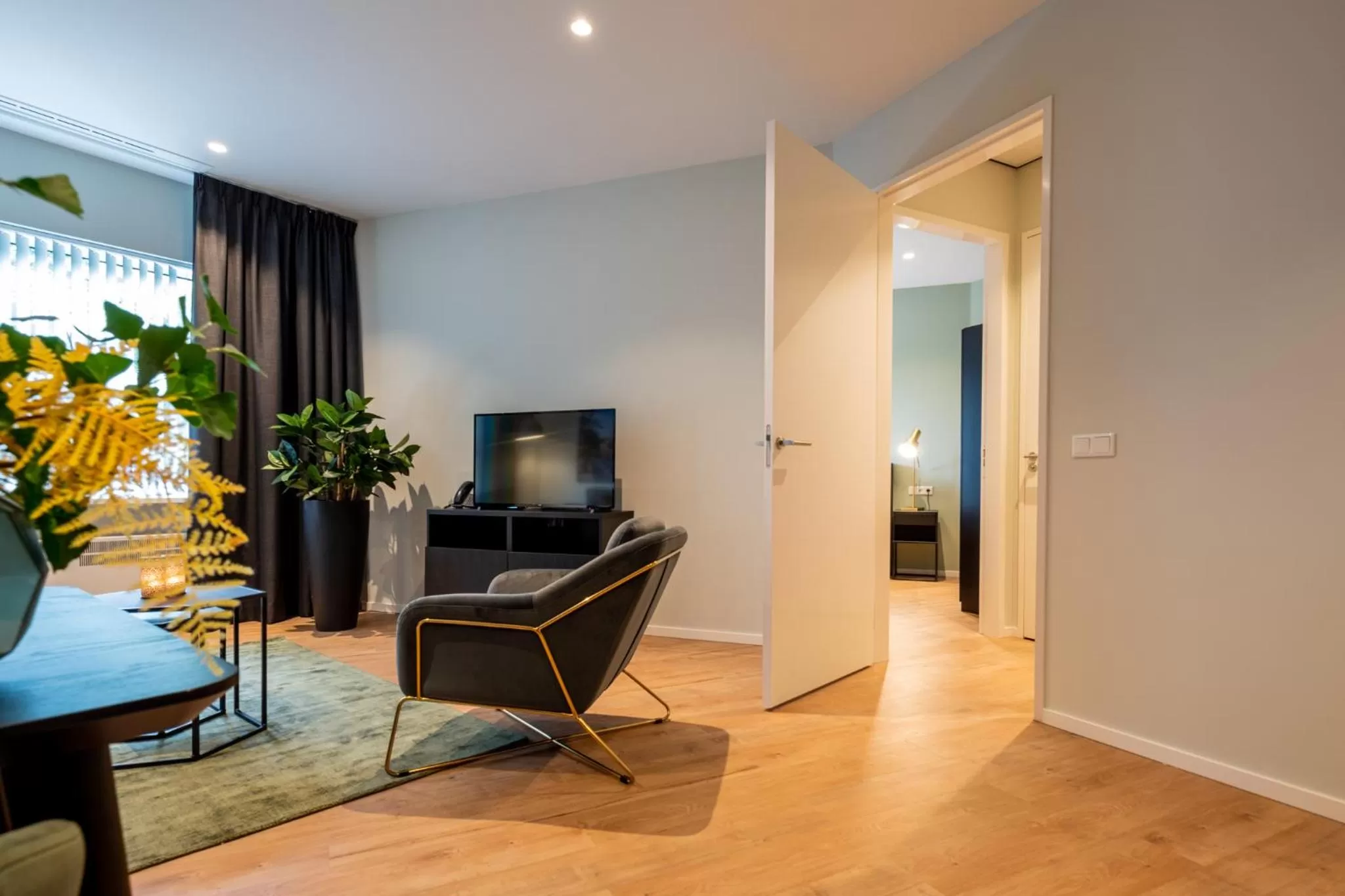 Living room, TV/Entertainment Center in Nero Office Hotel & City Café