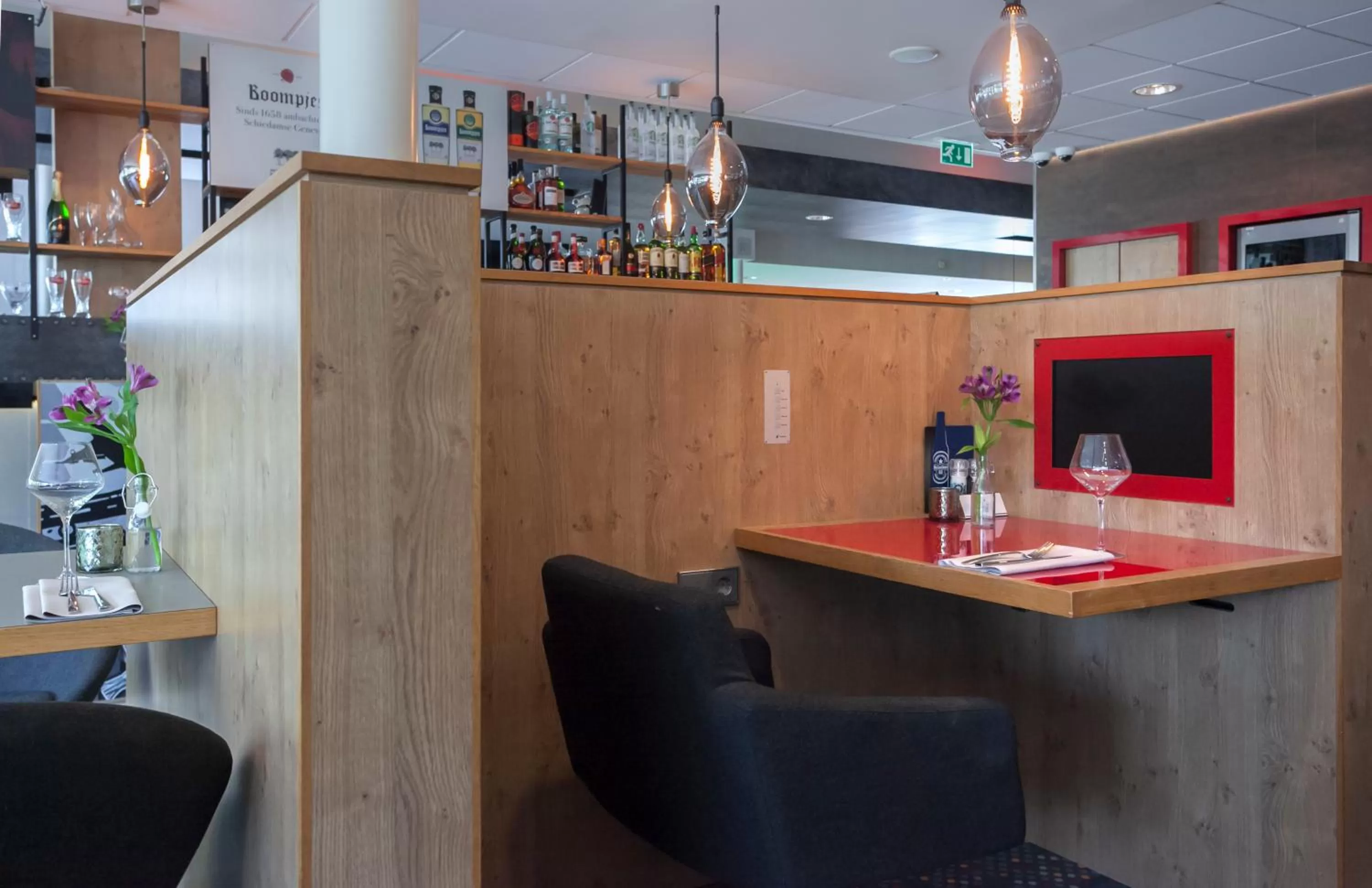 Lounge or bar in Novotel Rotterdam - Schiedam