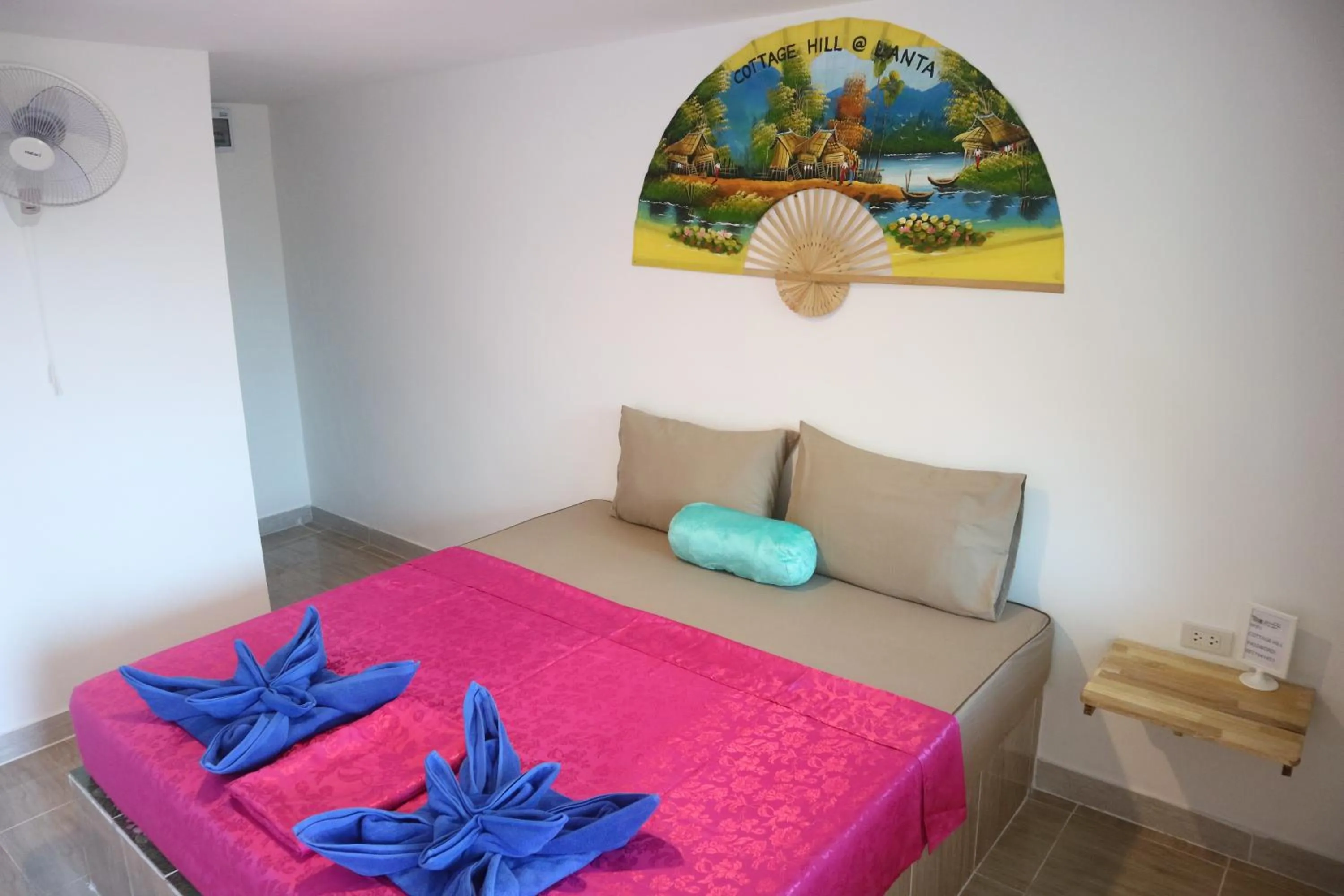 Bed in Cottage Hill at Lanta