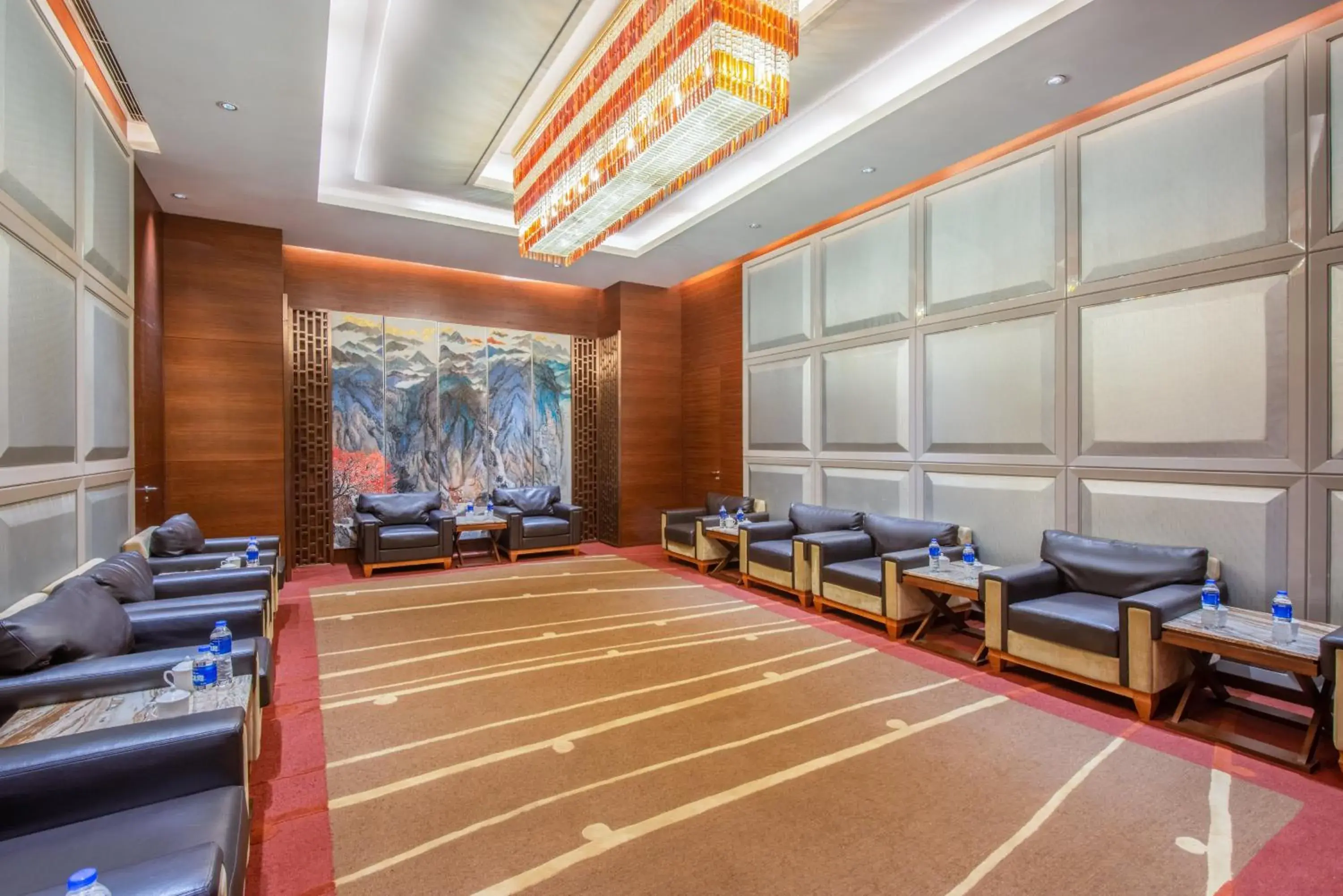 Meeting/conference room in Holiday Inn Nantong Oasis International, an IHG Hotel