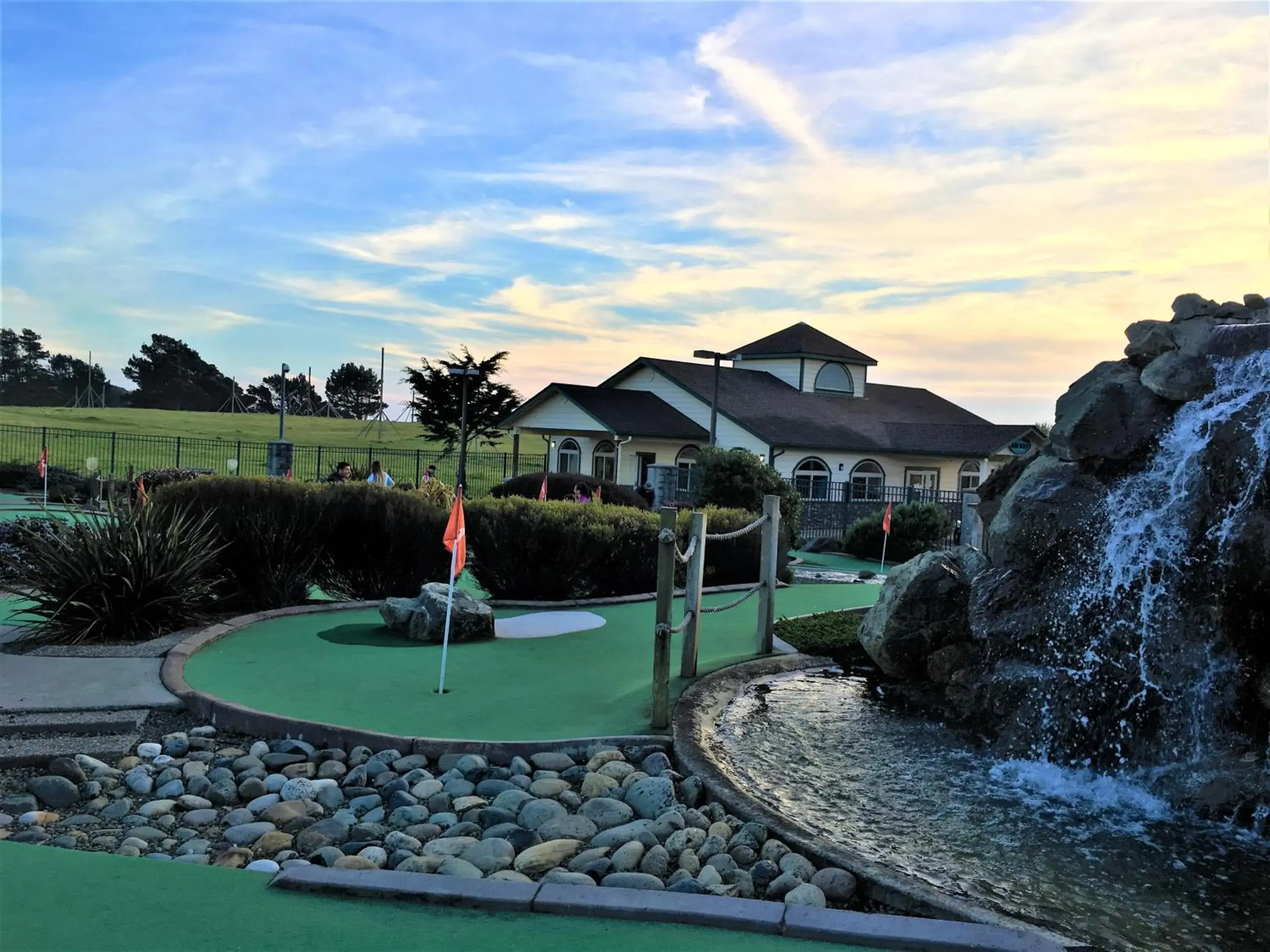 Minigolf in Emerald Dolphin Inn & Mini Golf