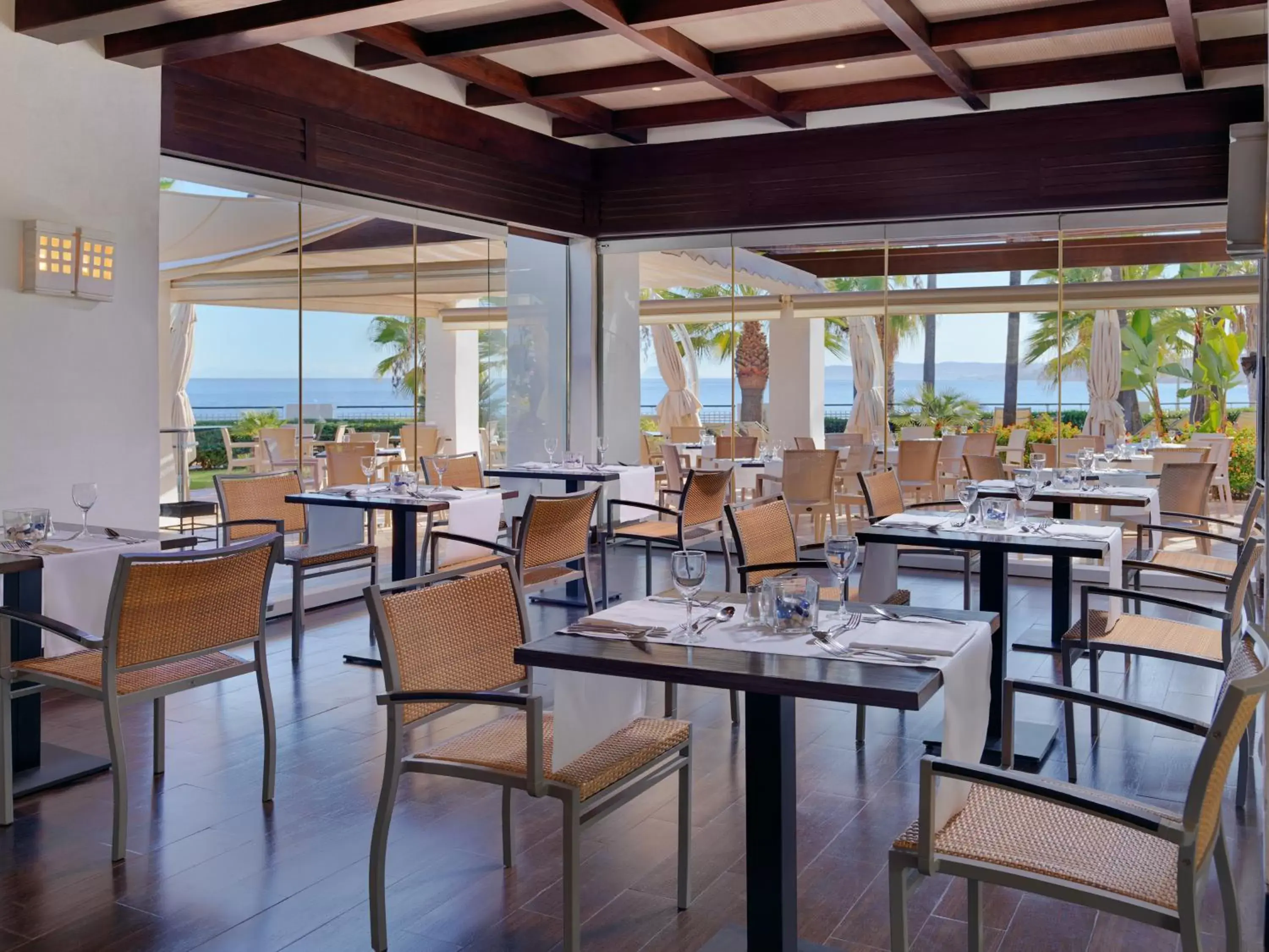 Restaurant/Places to Eat in H10 Estepona Palace