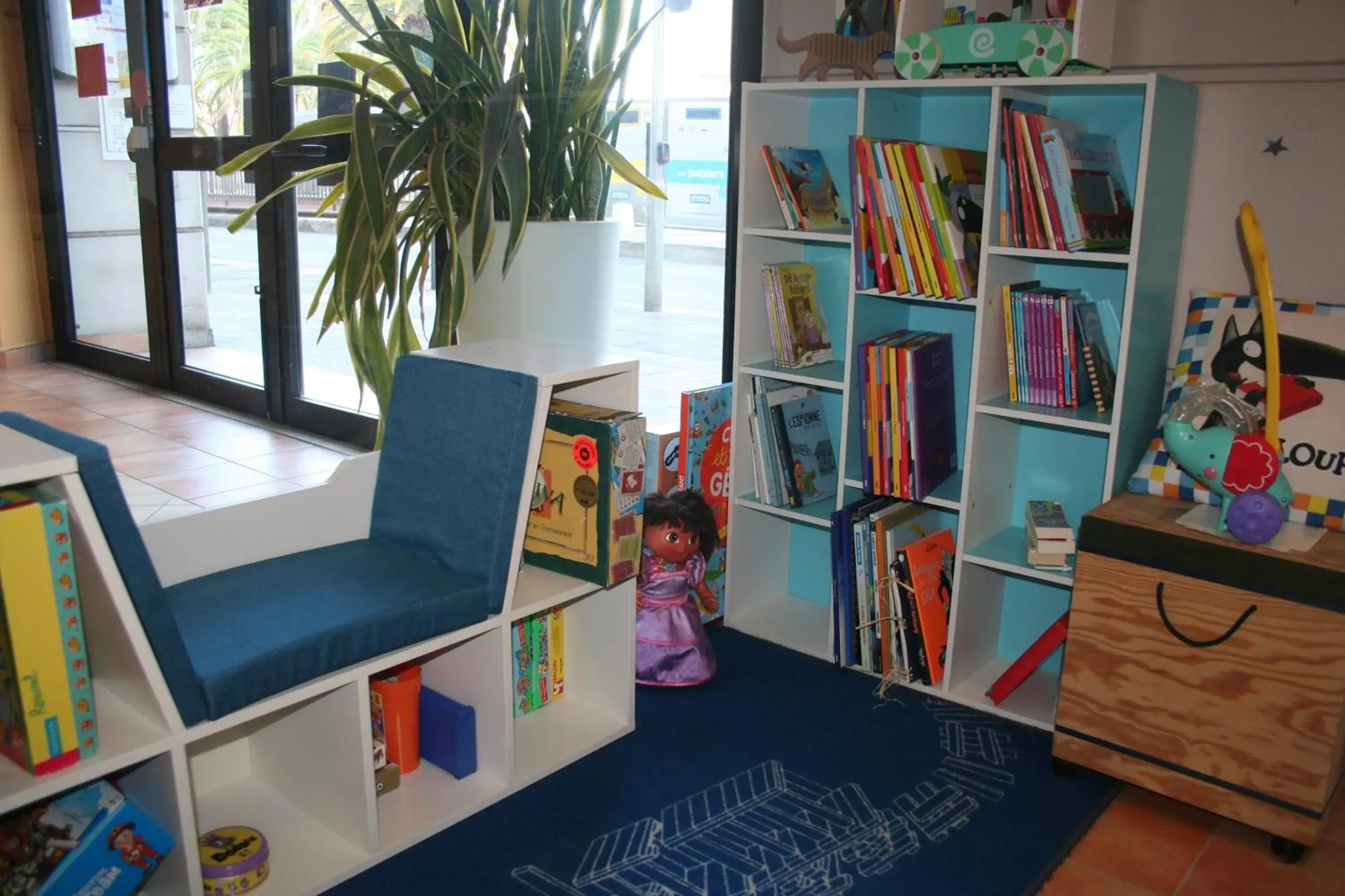 Children play ground, Library in Aparthotel Adagio Access Nice Acropolis