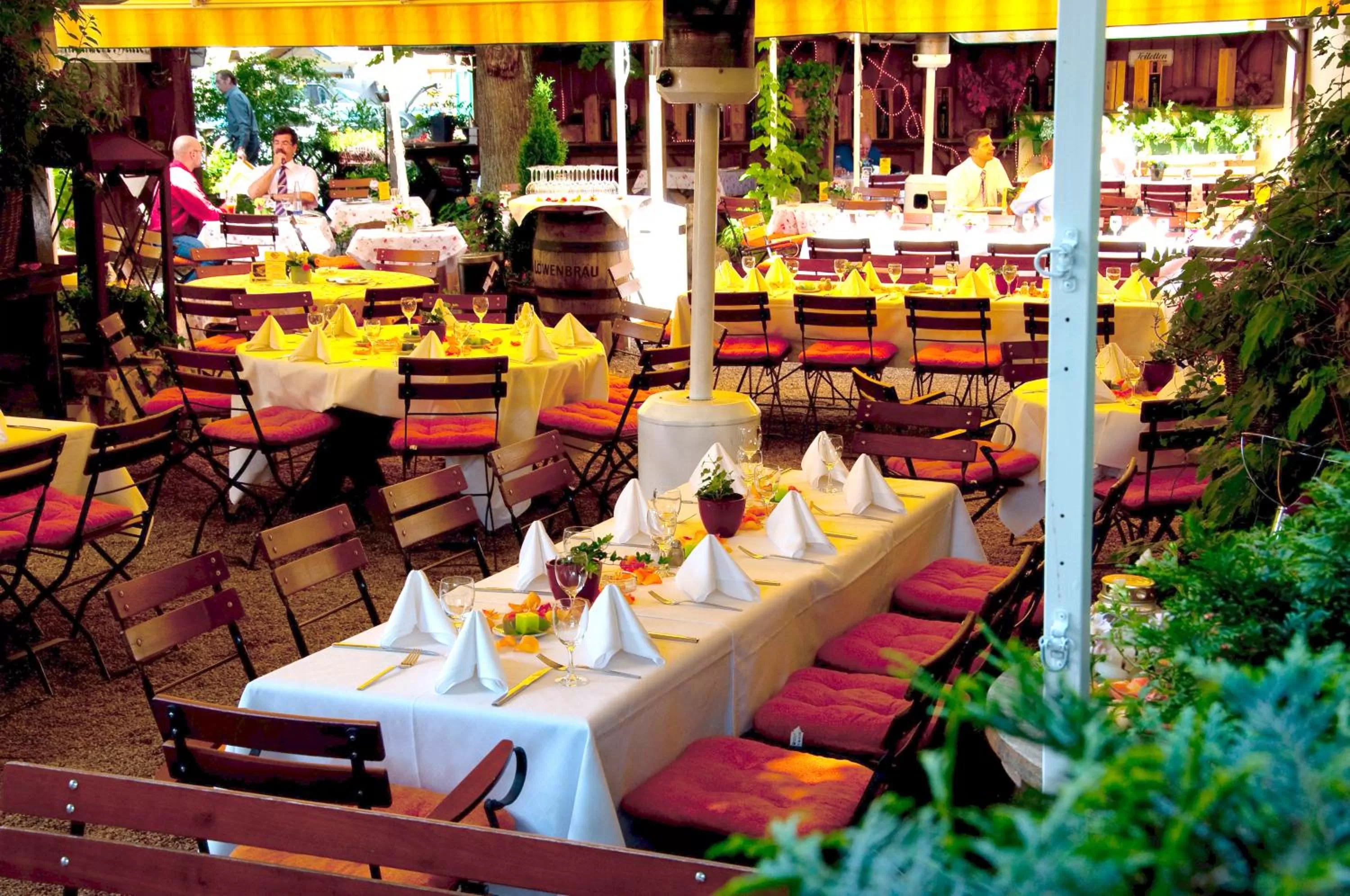 Restaurant/places to eat in Hotel Obermaier