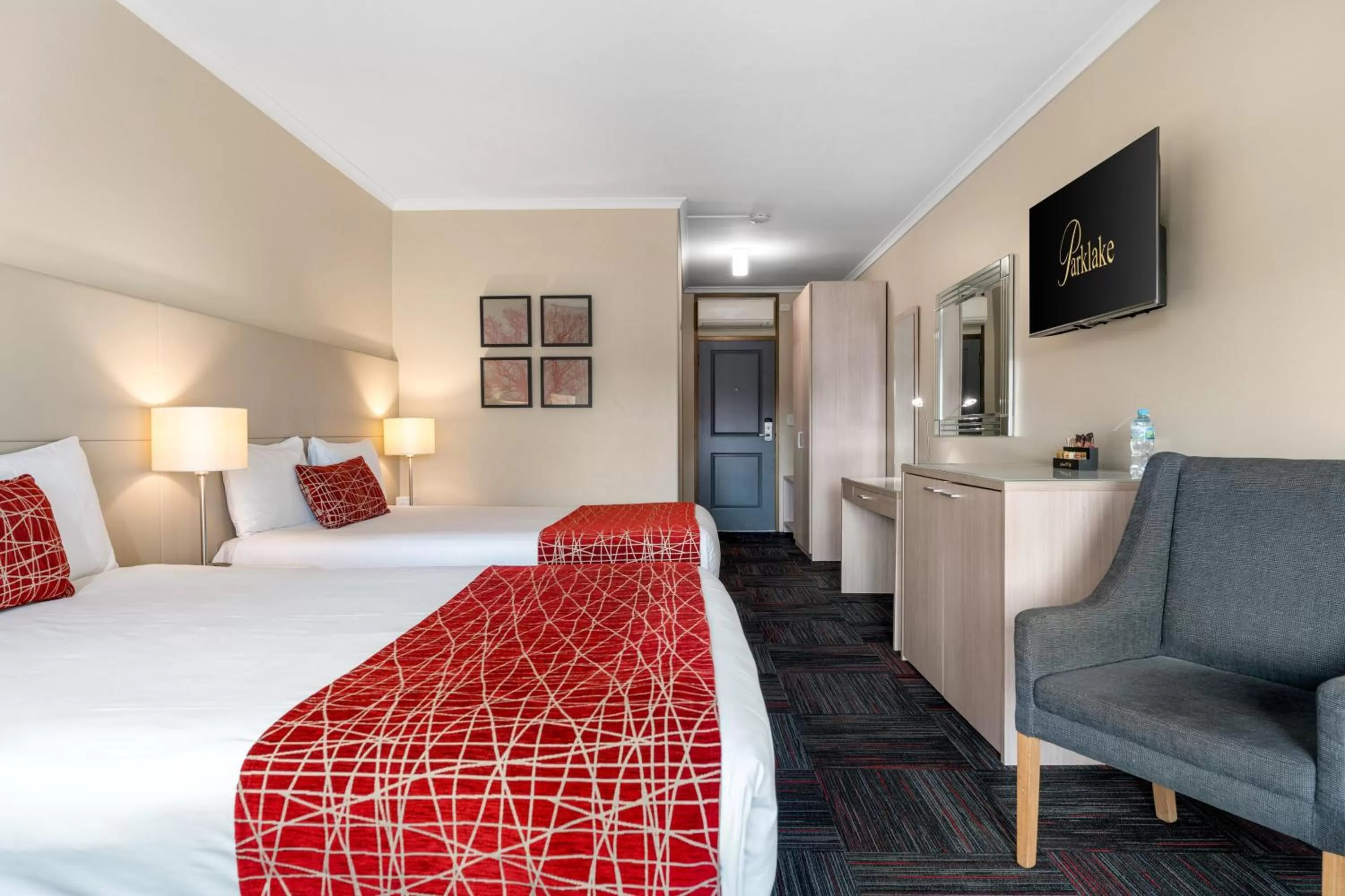 Bedroom, Bed in Quality Hotel Parklake Shepparton