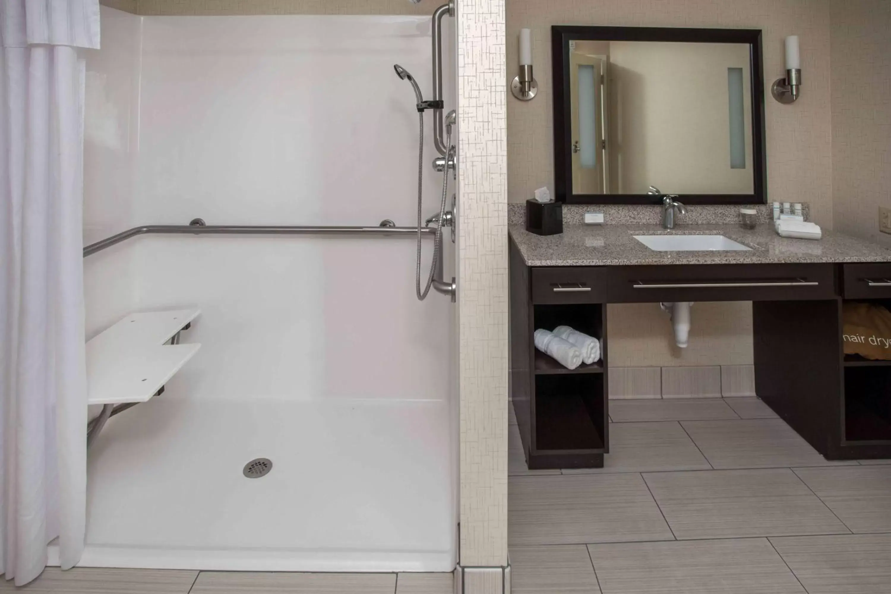 Bathroom in Homewood Suites by Hilton Munster