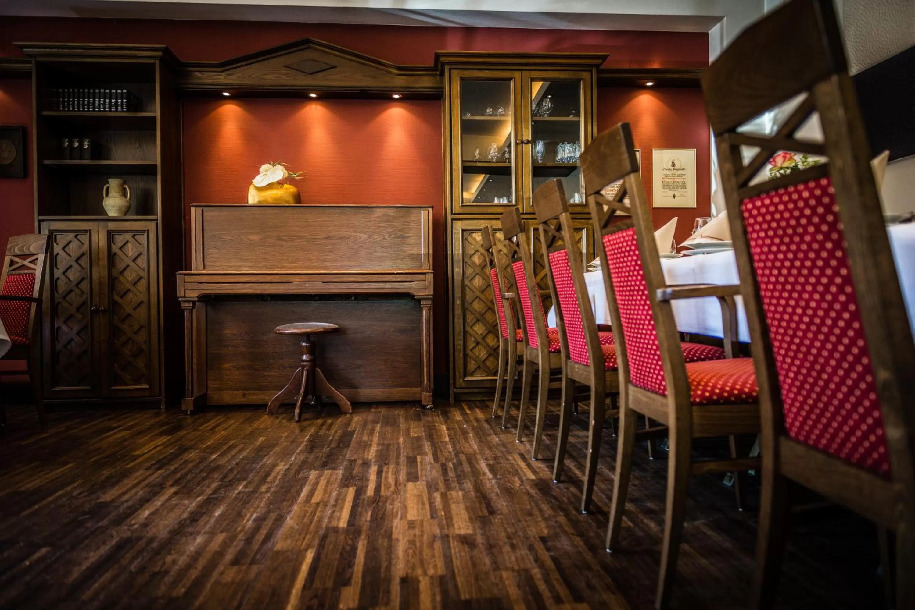 Restaurant/places to eat in Hotel Rheinischer Hof