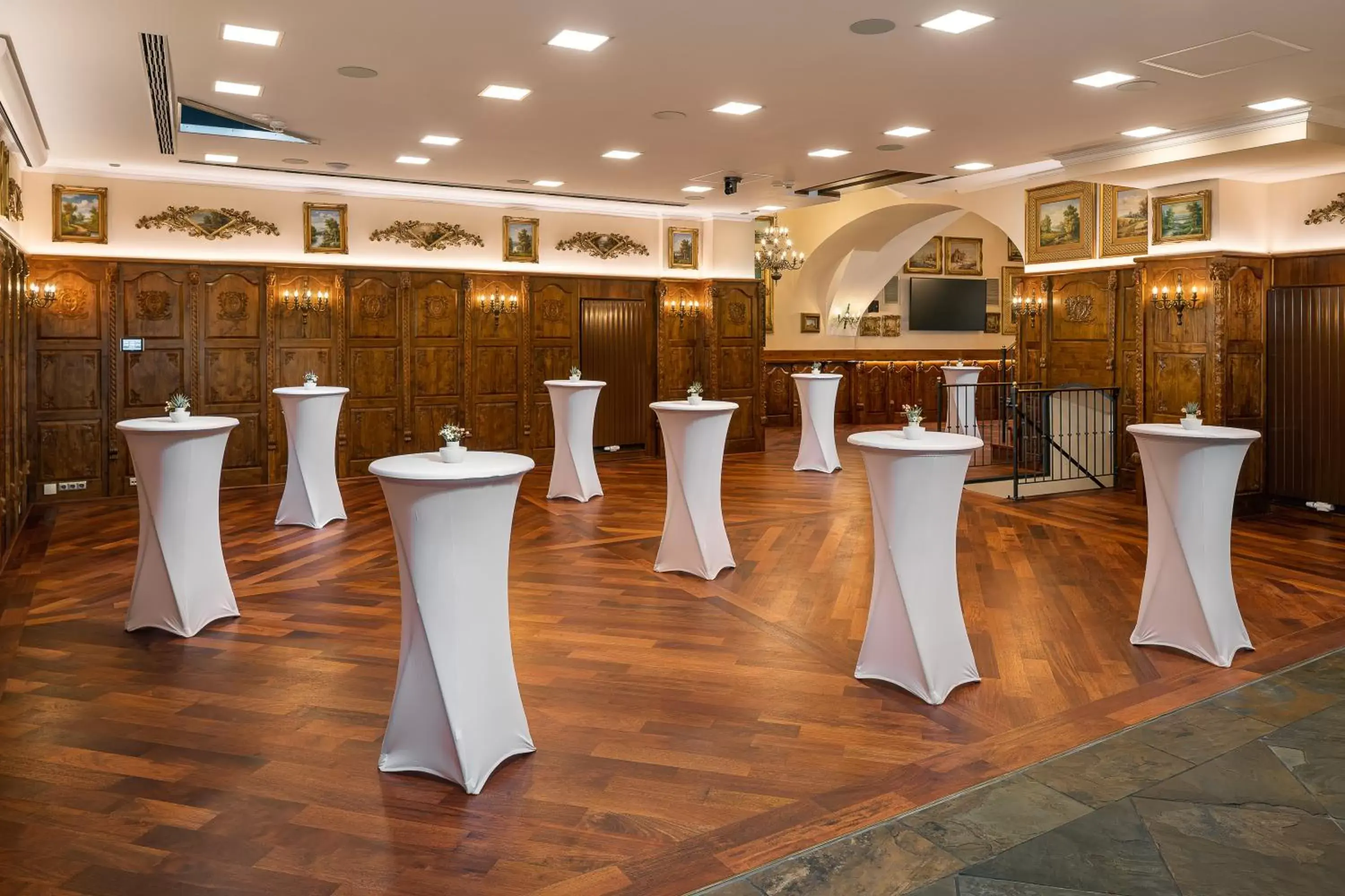 Business facilities, Banquet Facilities in Iron Gate Hotel & Suites Prague by BHG