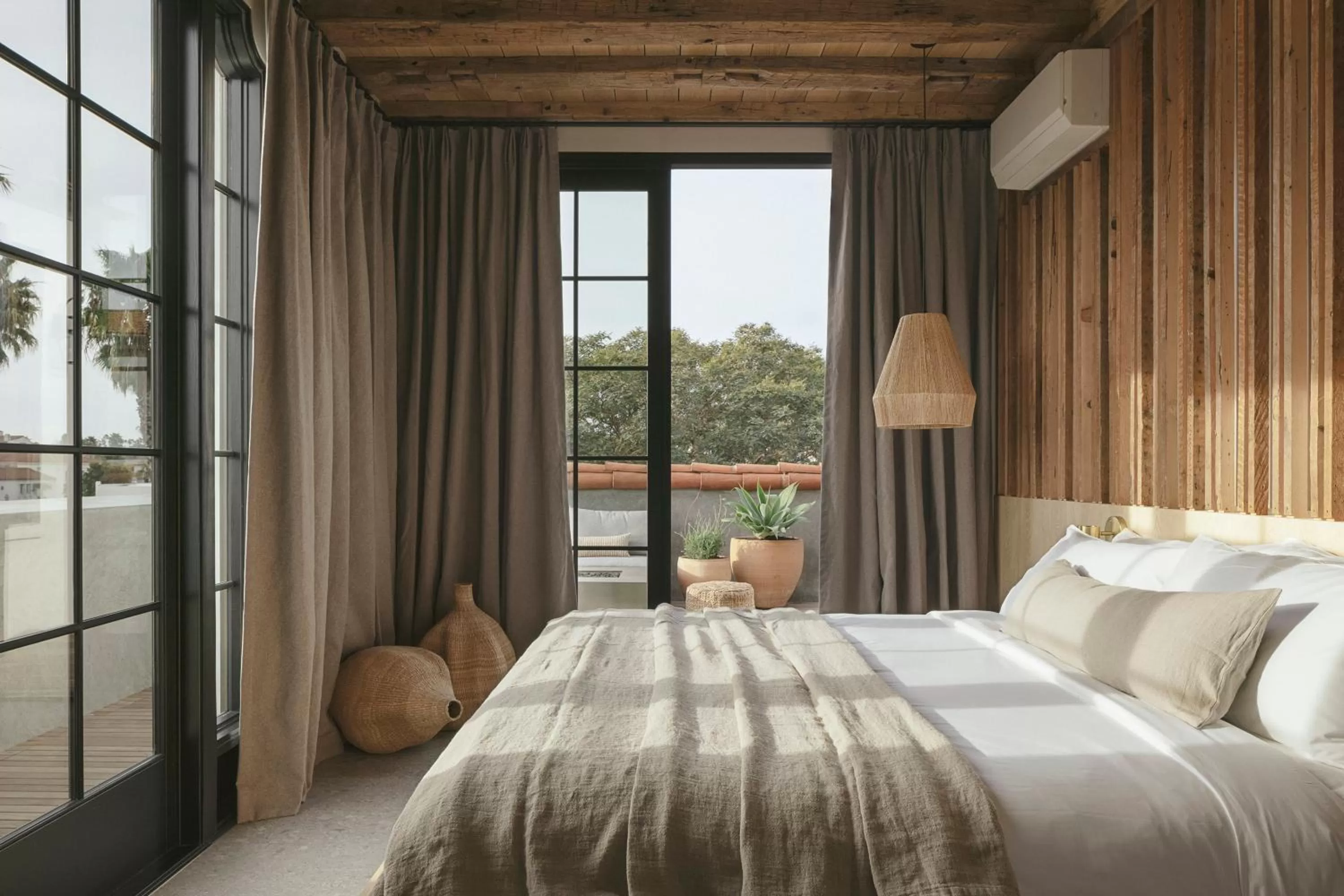 Bedroom, Bed in Drift Santa Barbara, a Member of Design Hotels
