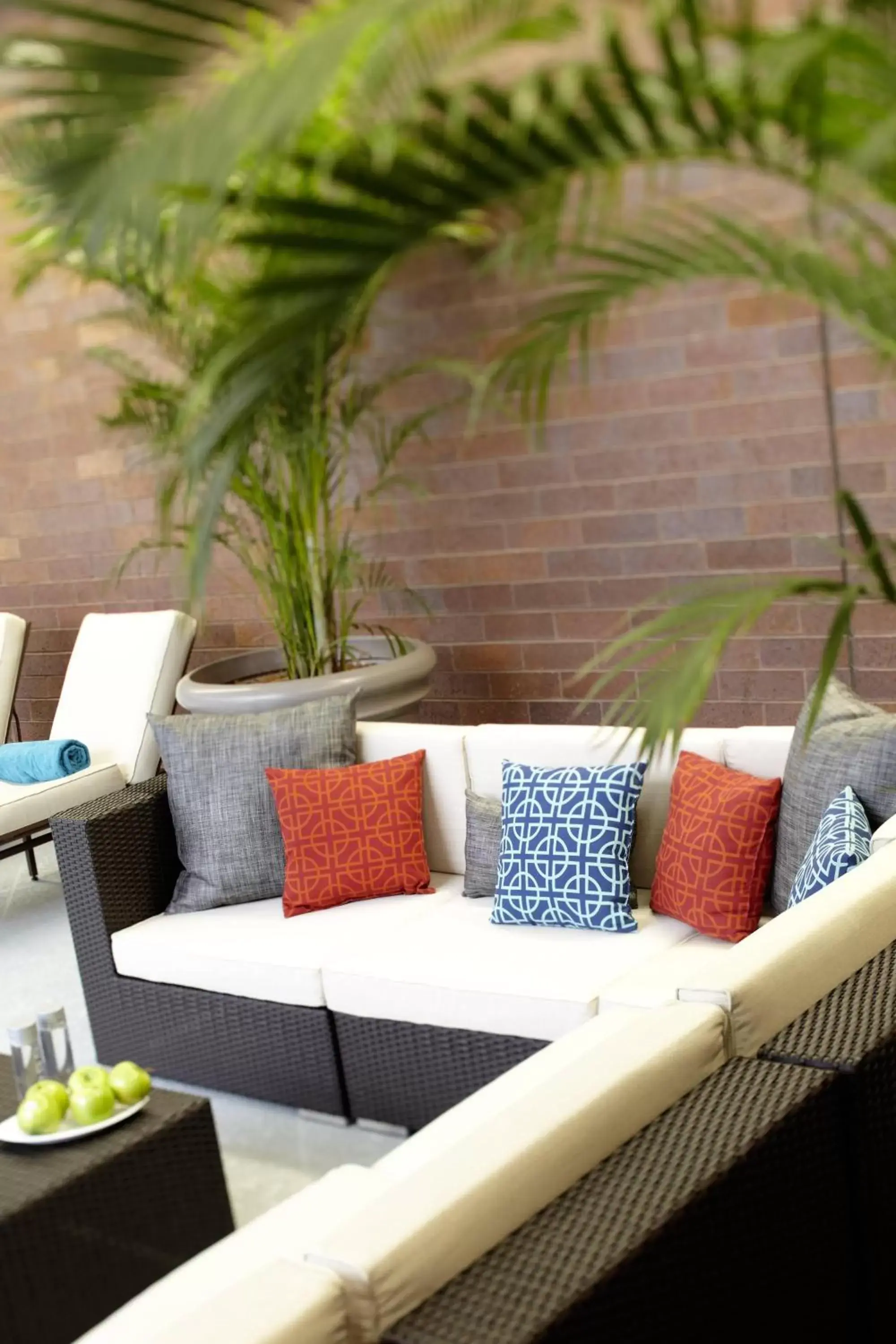 Swimming pool, Seating Area in Renaissance Atlanta Waverly Hotel & Convention Center