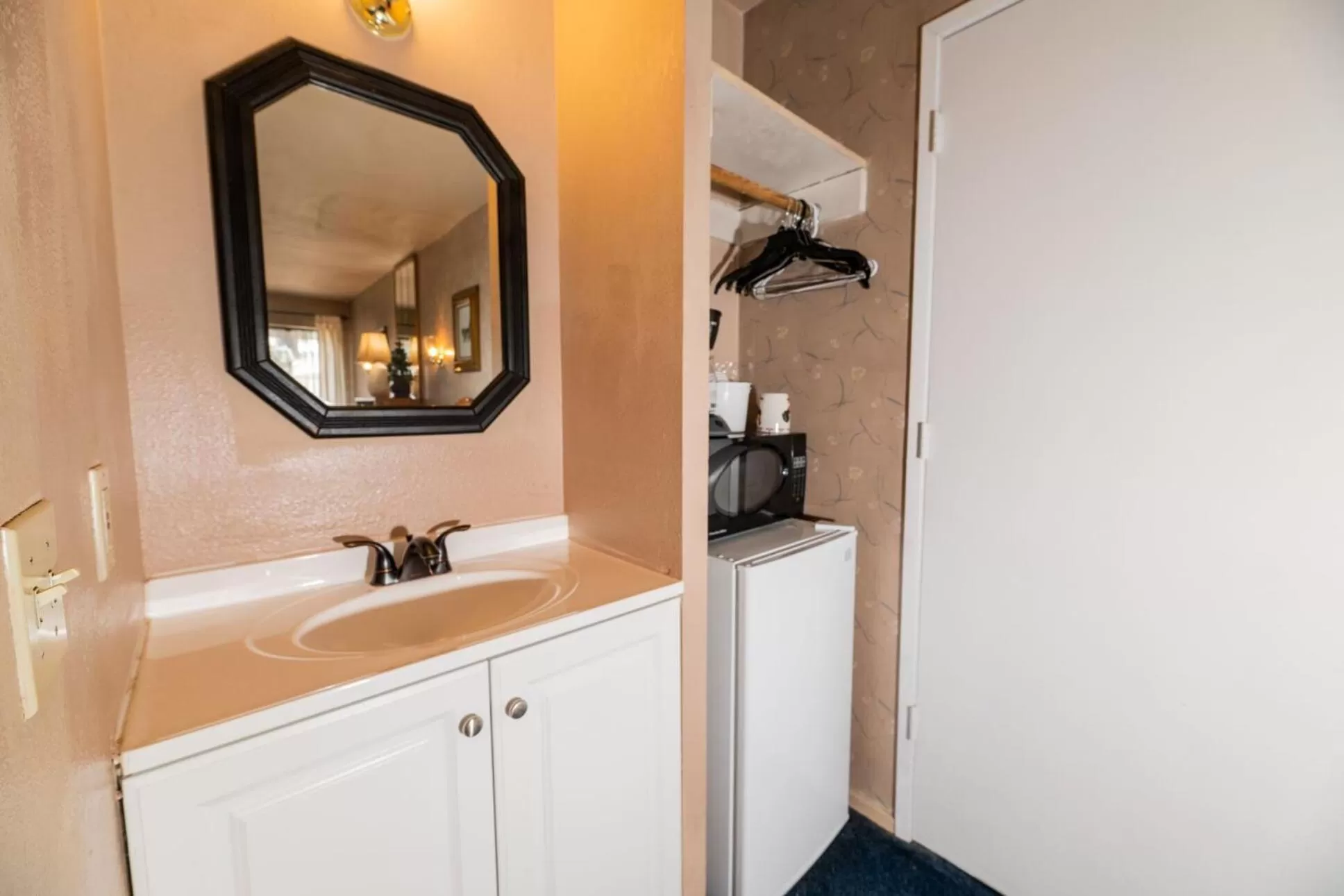 Bathroom in Black Forest Lodge