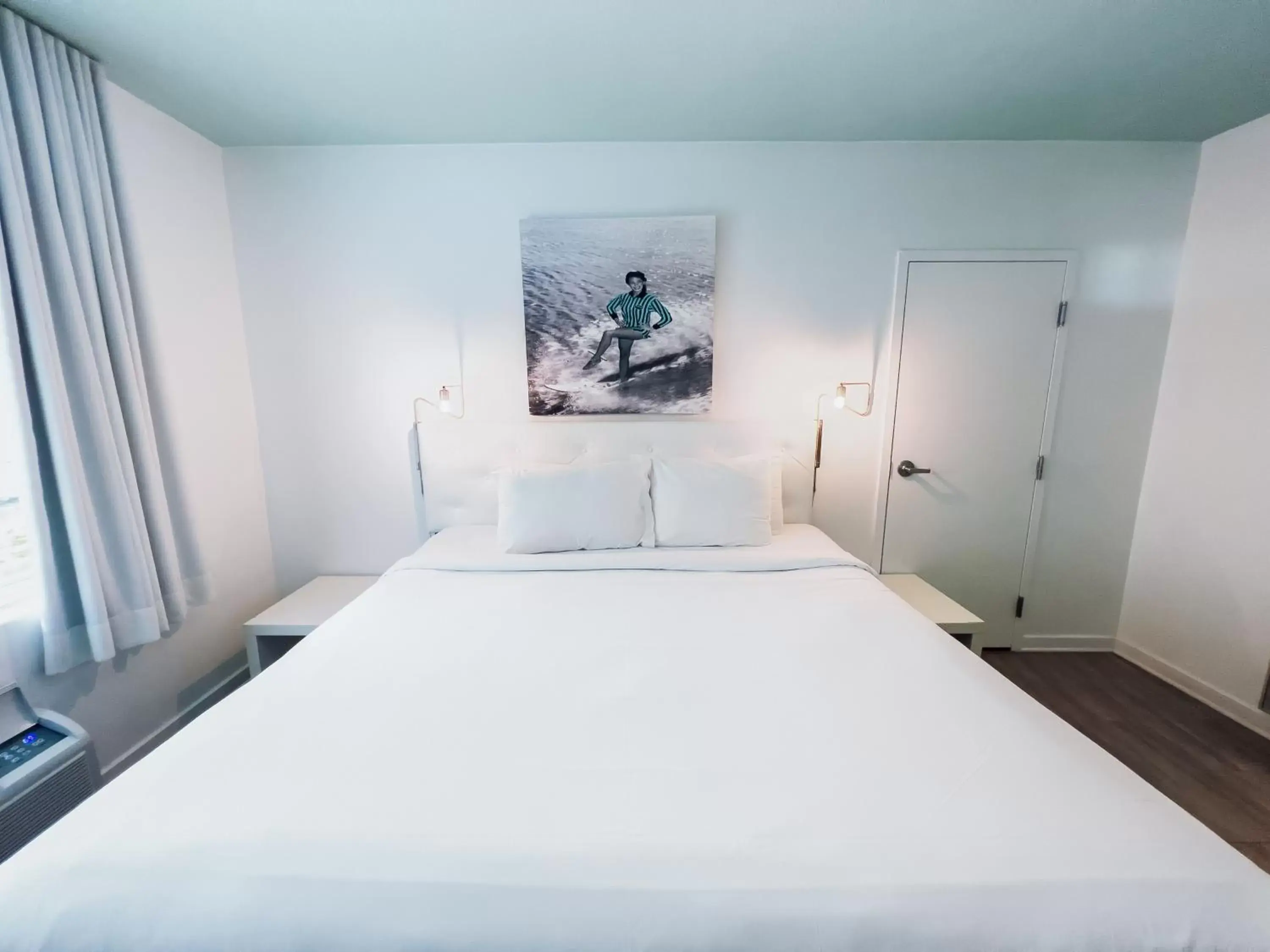 Bed in Aqua Hotel