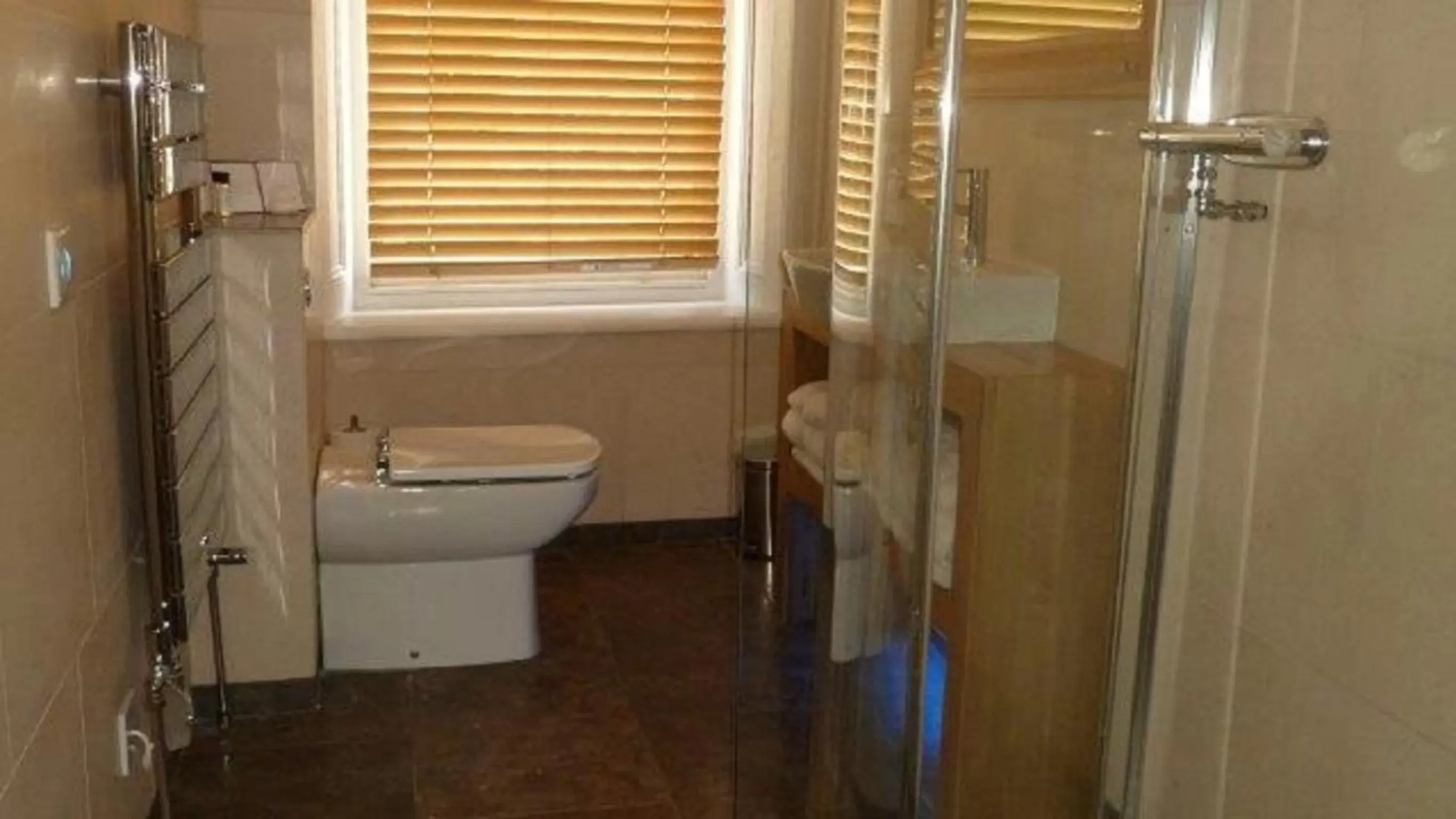 Shower, Bathroom in The Frenchgate Restaurant & Hotel