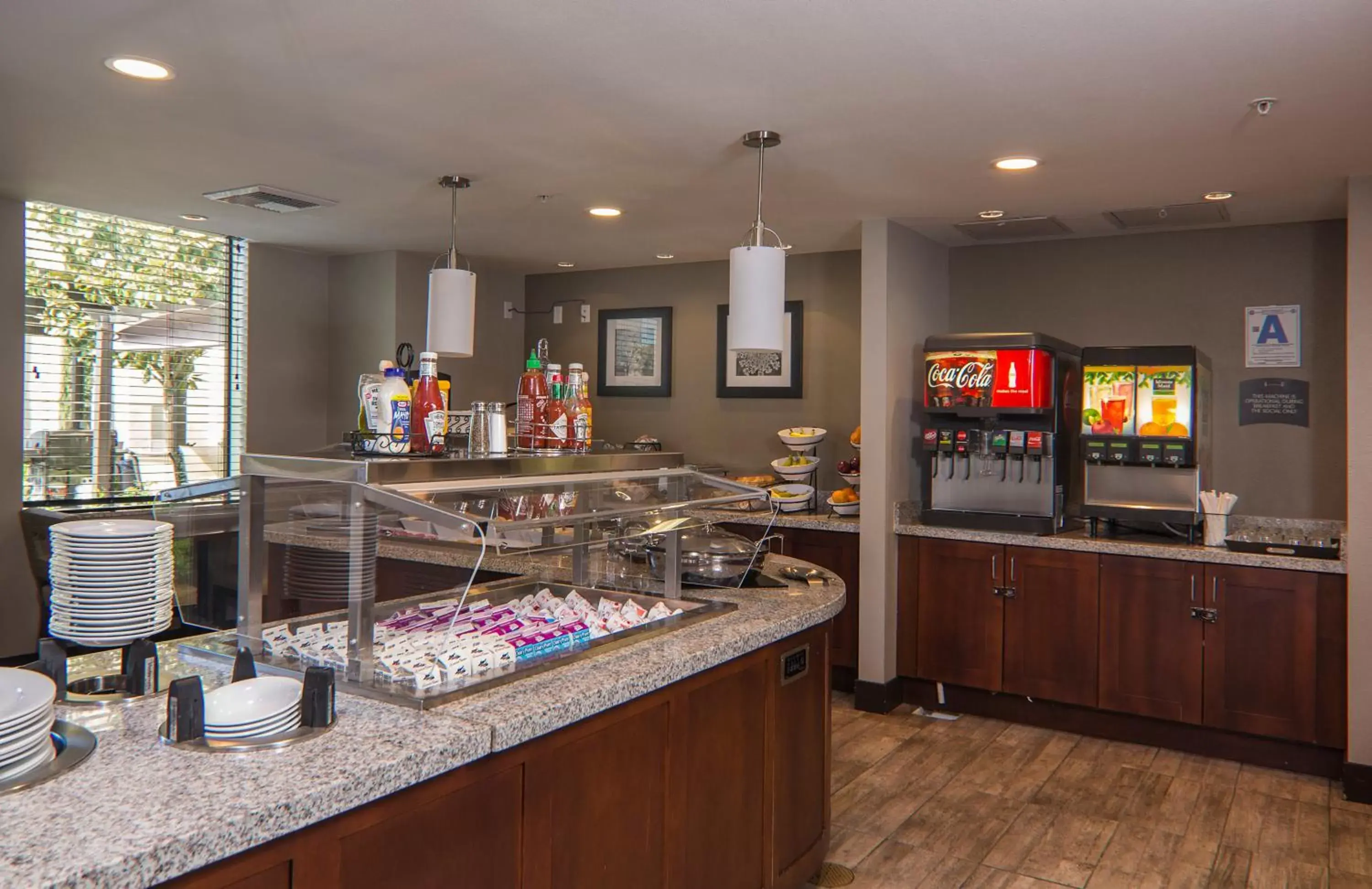 Breakfast, Restaurant/Places to Eat in Staybridge Suites Carlsbad/San Diego, an IHG Hotel