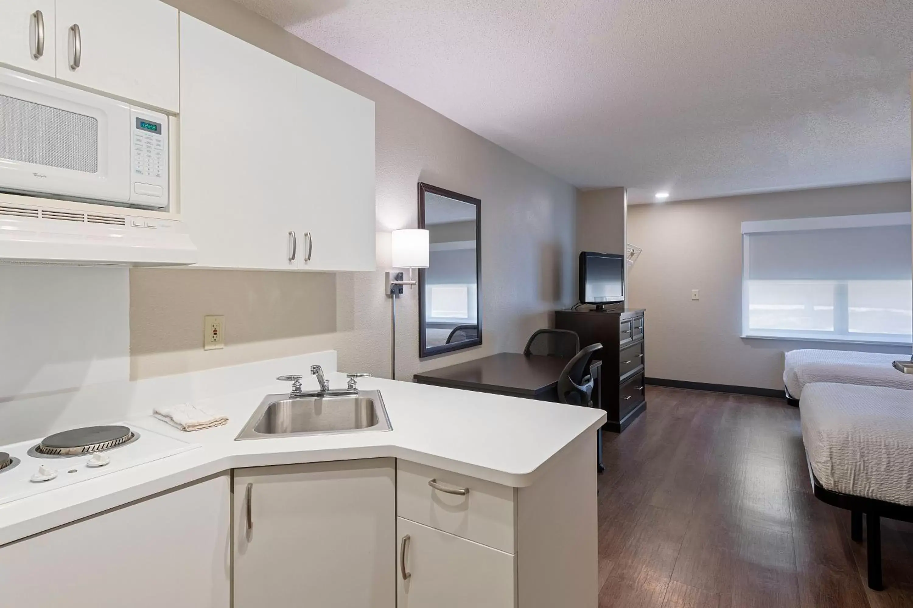 Kitchen or kitchenette, Kitchen/Kitchenette in Extended Stay America Suites - Charlotte - Pineville - Park Rd
