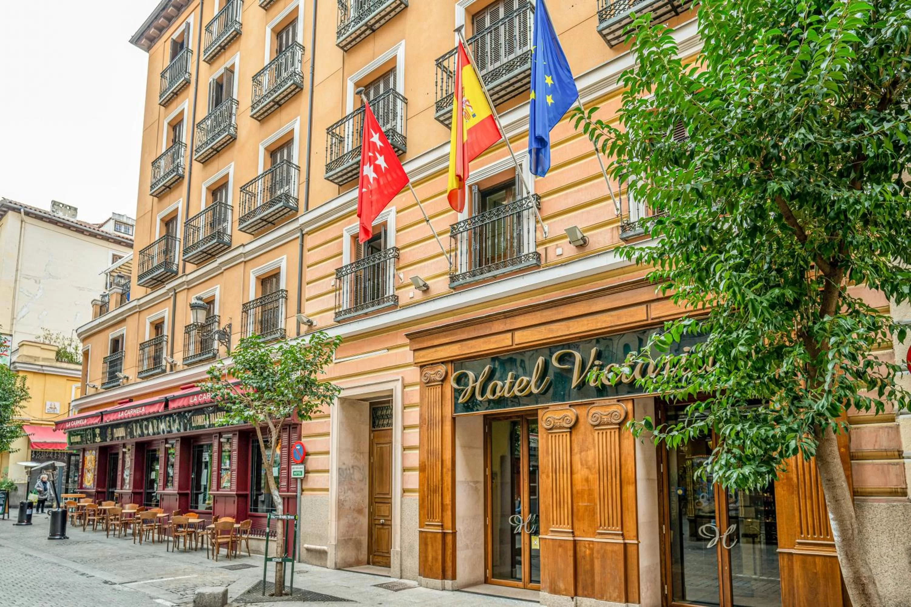 Restaurant/places to eat in Victoria 4 Puerta del Sol